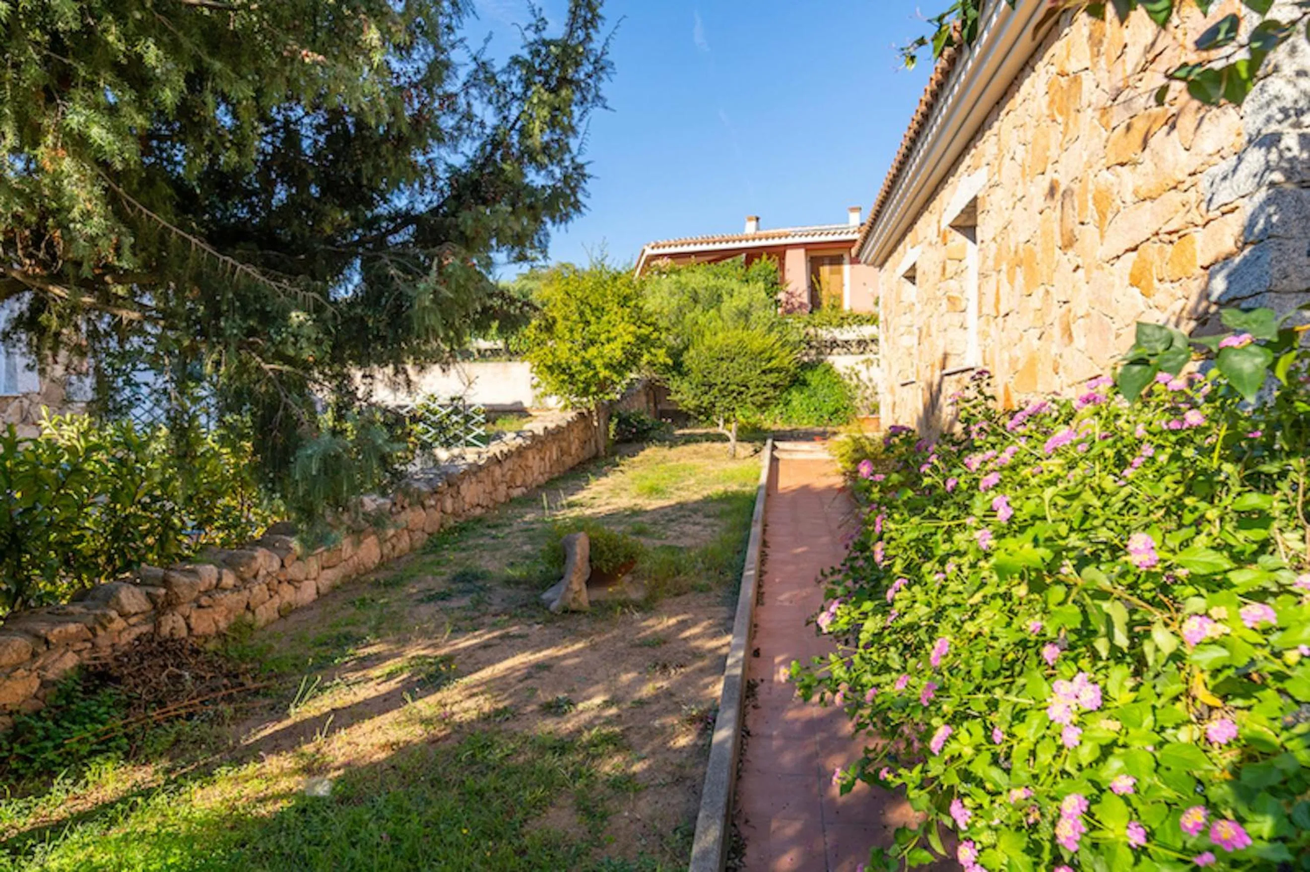 Garden in ISS Travel, L'Uddastru Panoramic Apartments - with private outdoor terrace