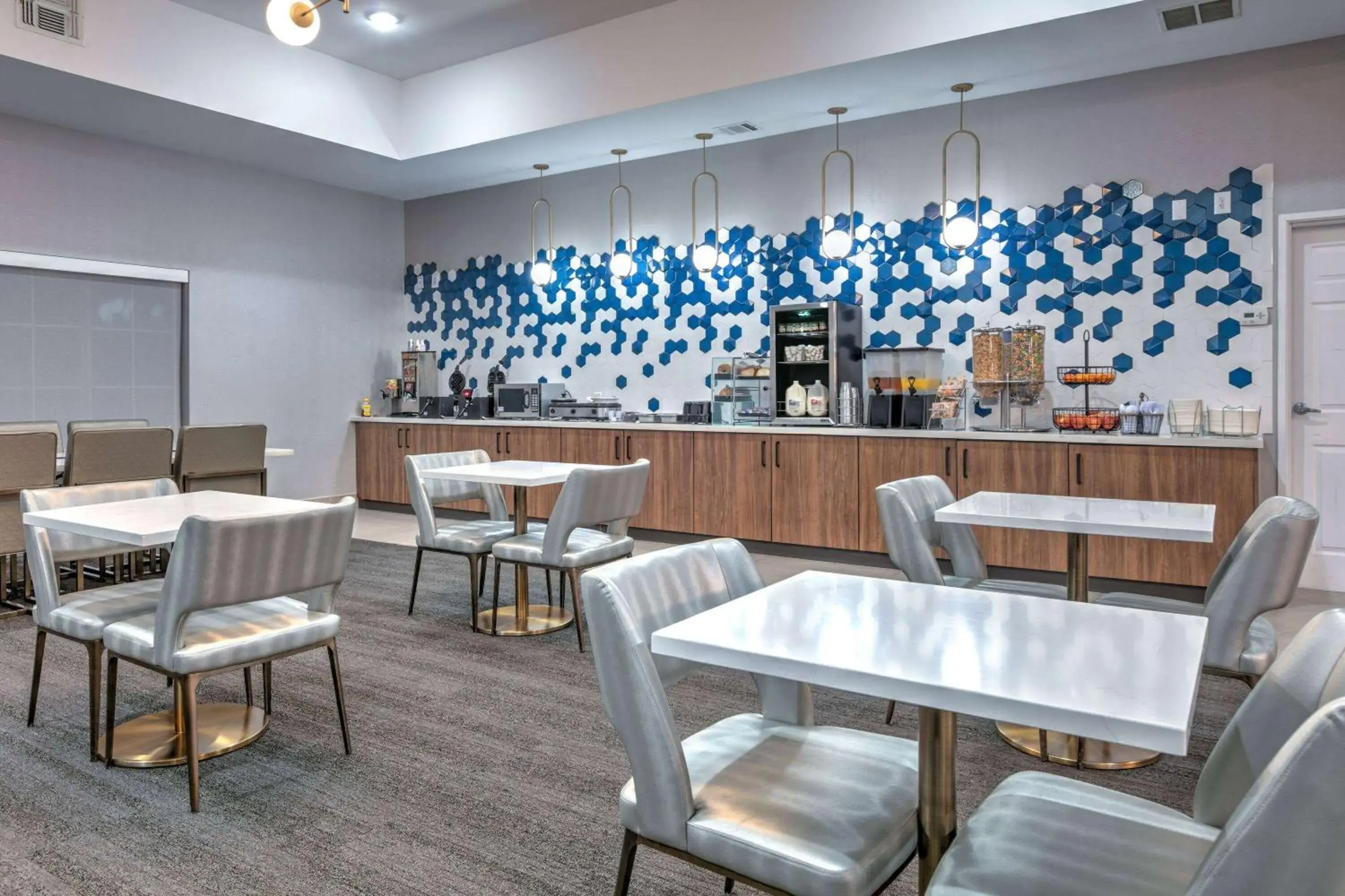 Breakfast in La Quinta by Wyndham Decatur Breakfast in La Quinta by Wyndham Decatur