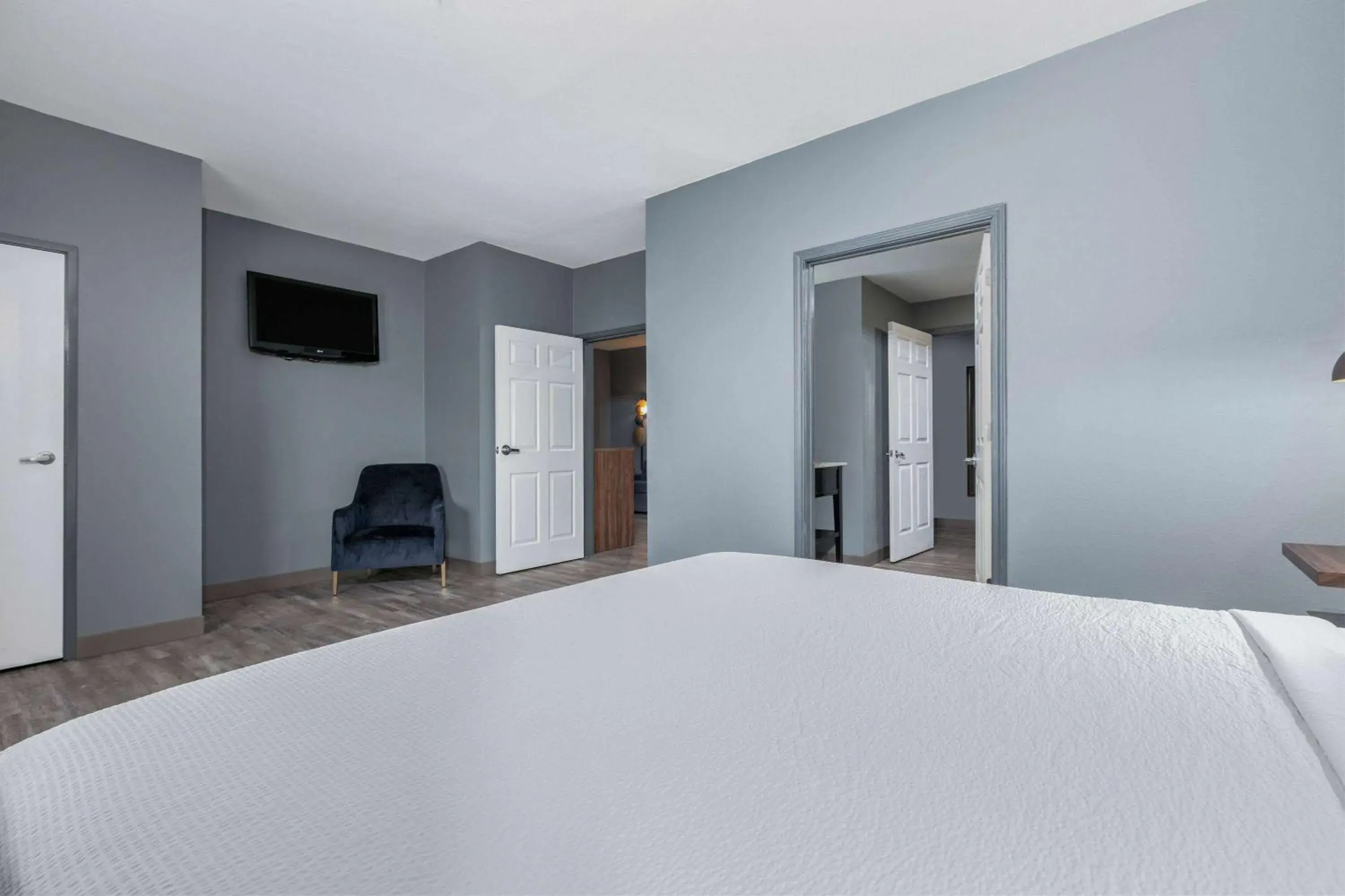 Photo of the whole room in La Quinta by Wyndham Decatur Photo of the whole room in La Quinta by Wyndham Decatur