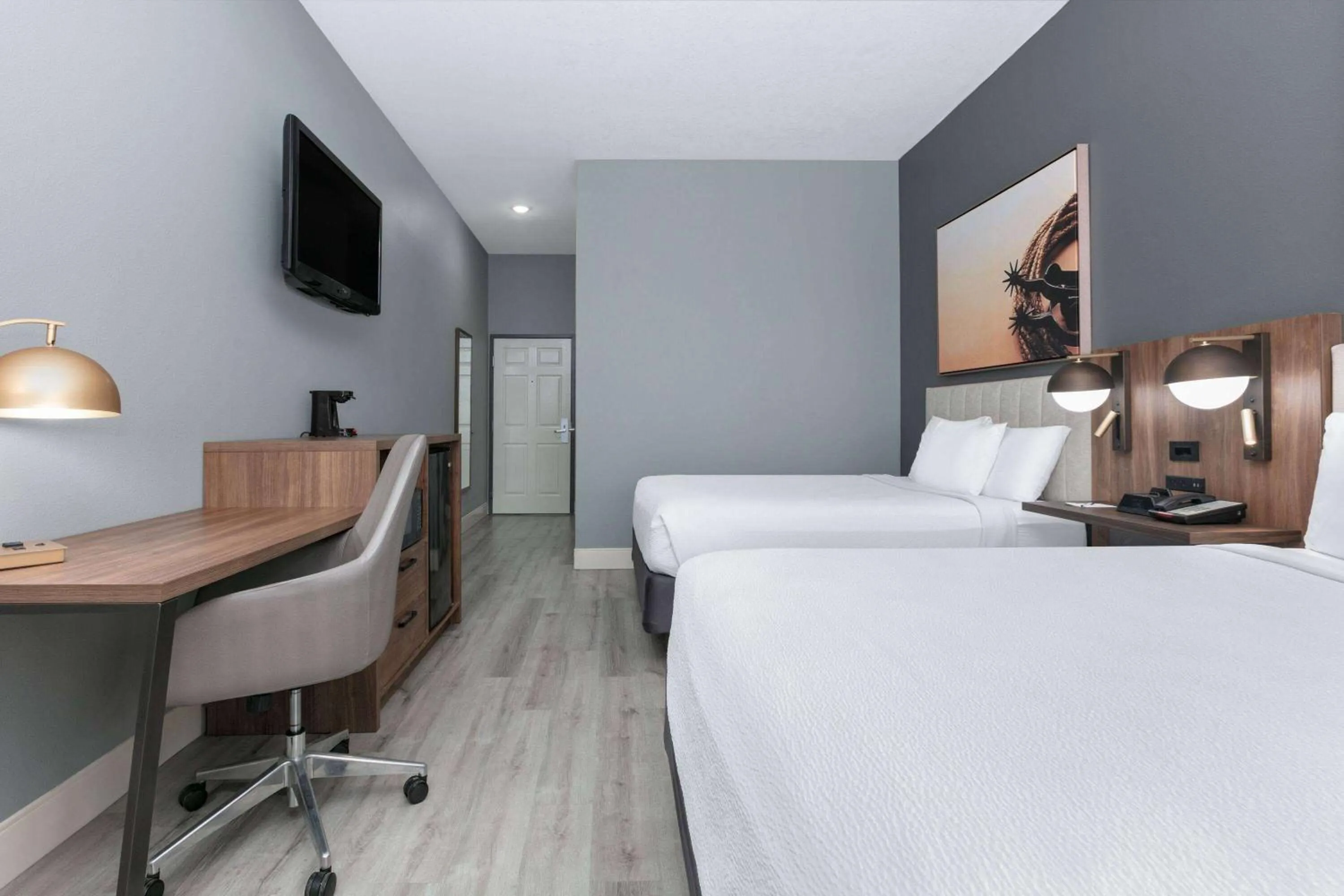 Photo of the whole room in La Quinta by Wyndham Decatur