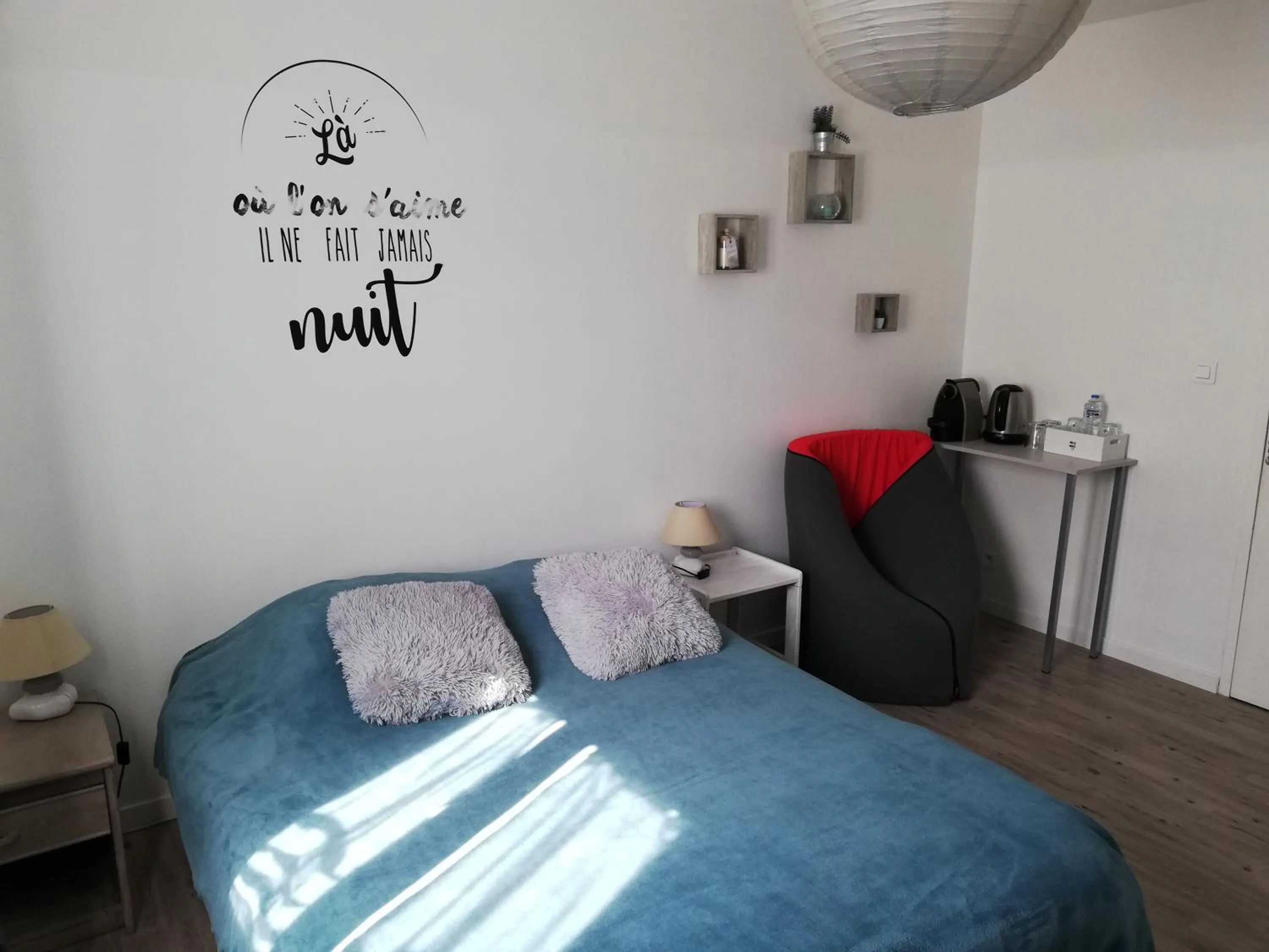 Photo of the whole room, Bed in Le petit nid douillet