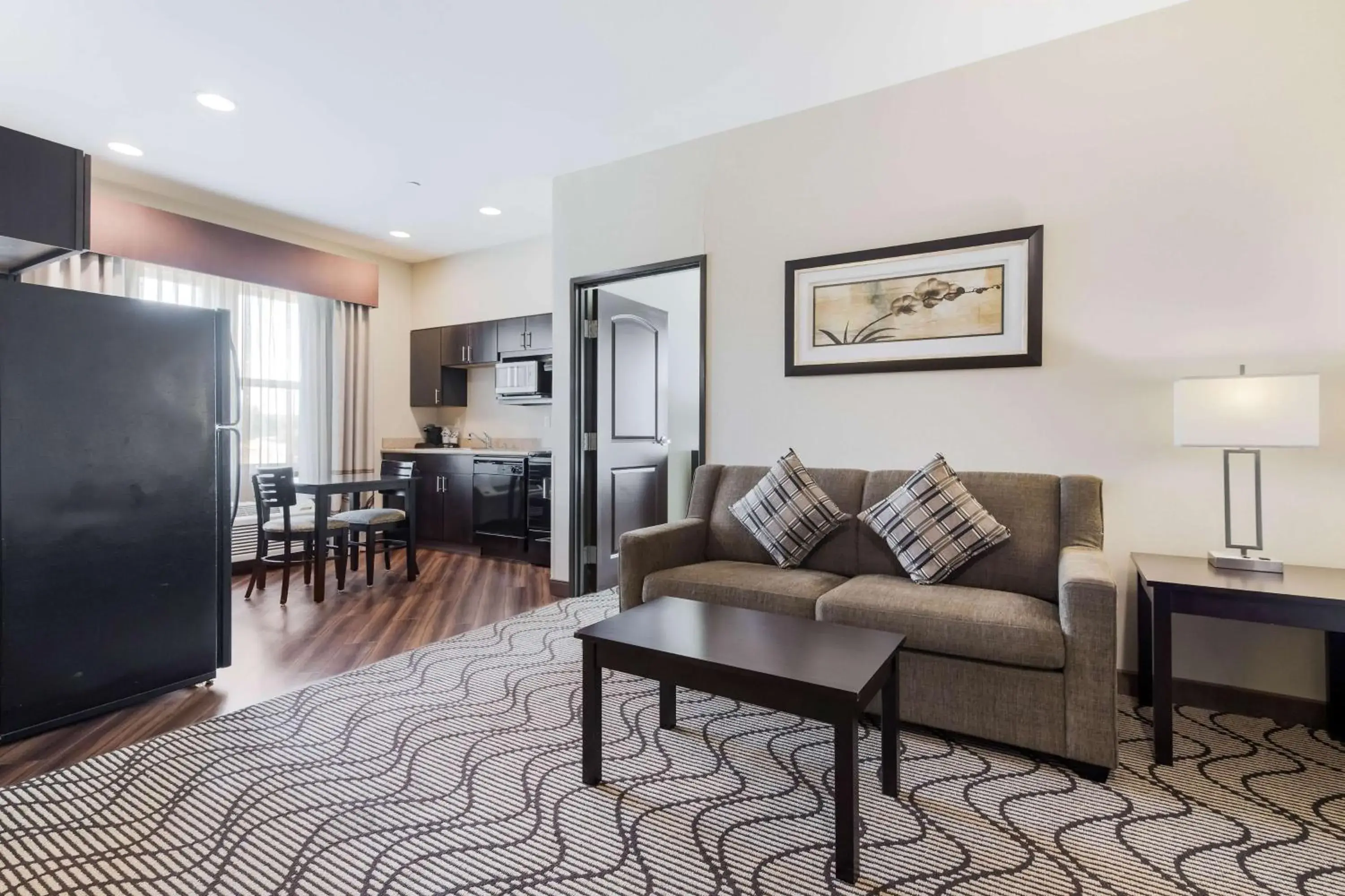 Photo of the whole room in La Quinta by Wyndham Auburn Photo of the whole room in La Quinta by Wyndham Auburn