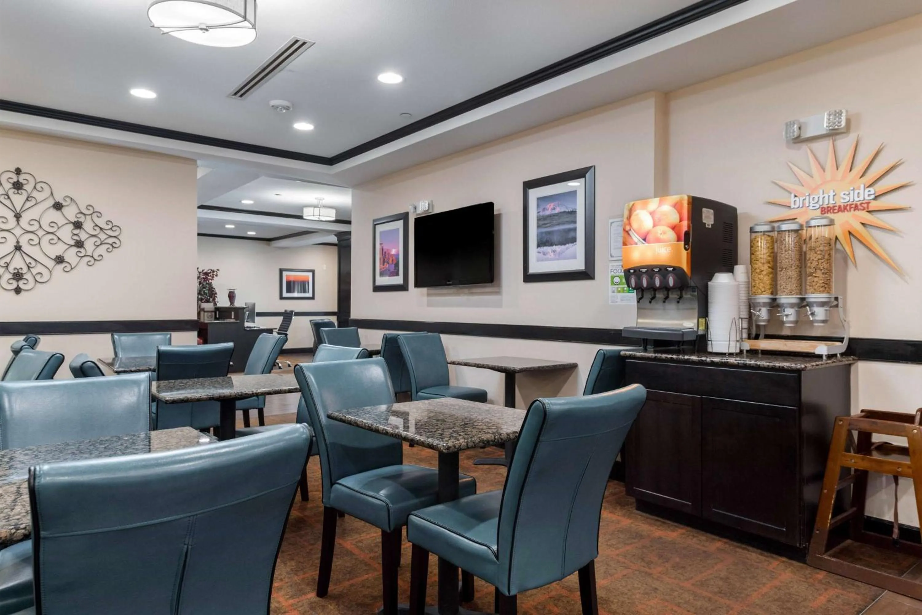 Restaurant/places to eat in La Quinta by Wyndham Auburn