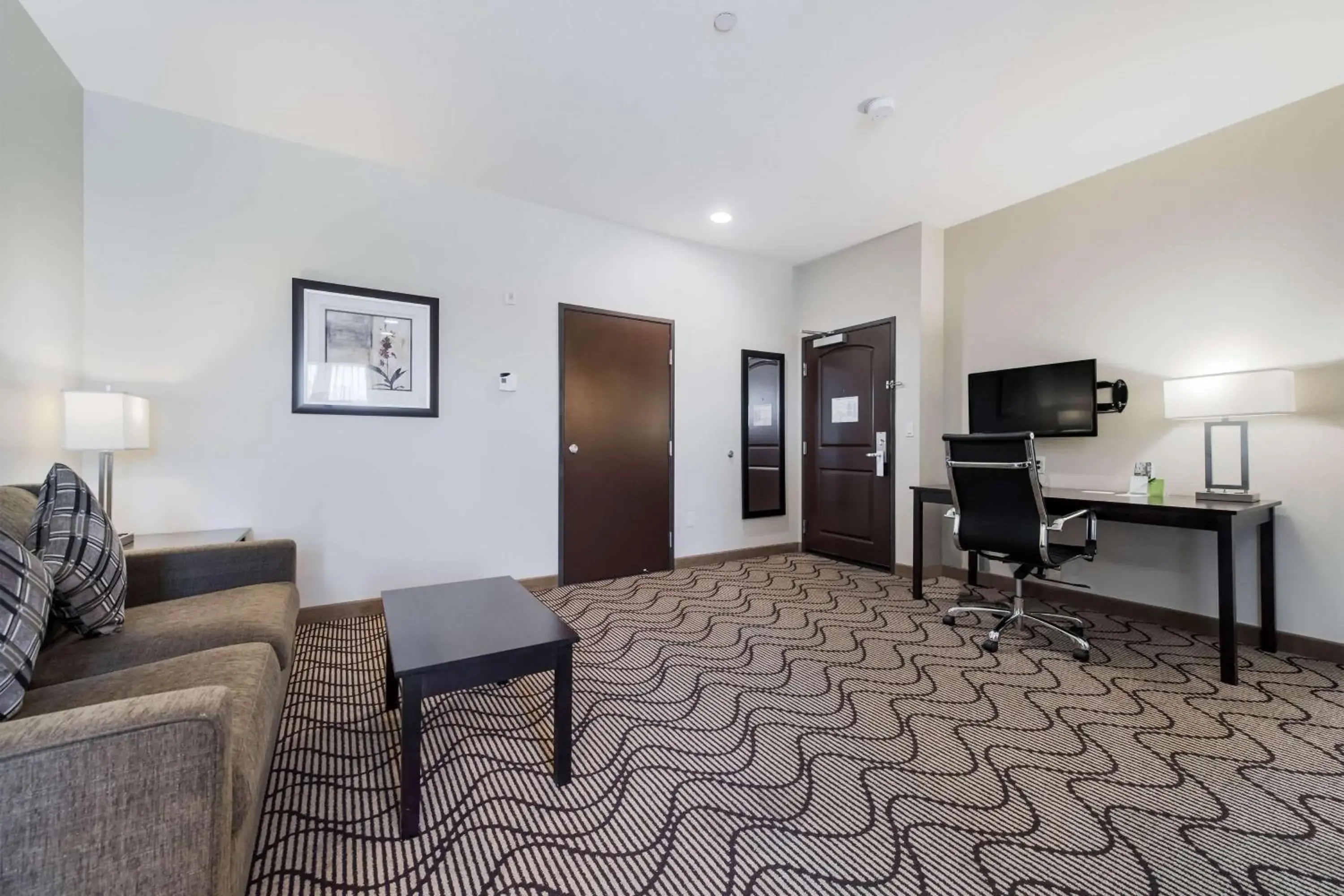 Photo of the whole room in La Quinta by Wyndham Auburn Photo of the whole room in La Quinta by Wyndham Auburn