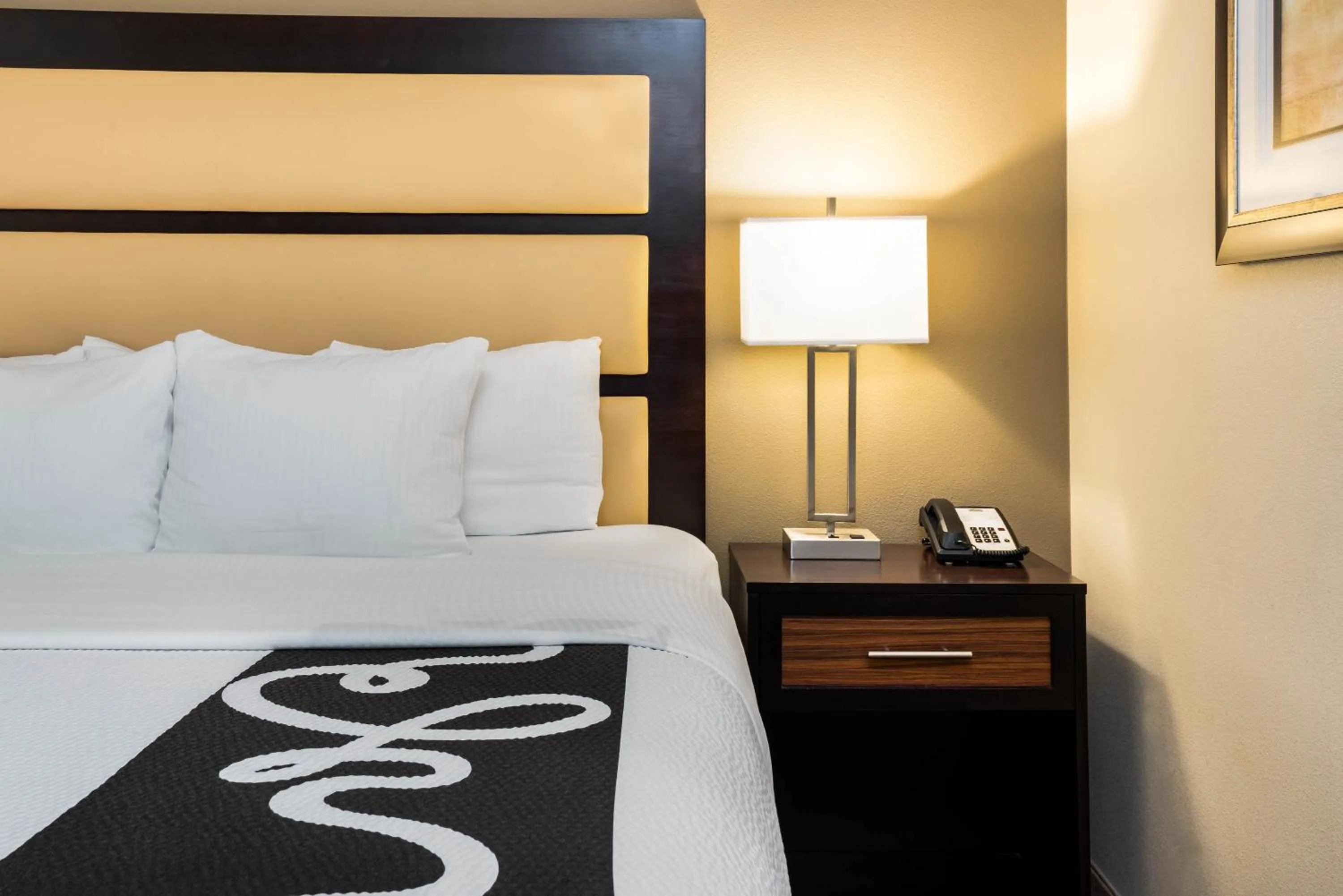 Bed in La Quinta by Wyndham Auburn