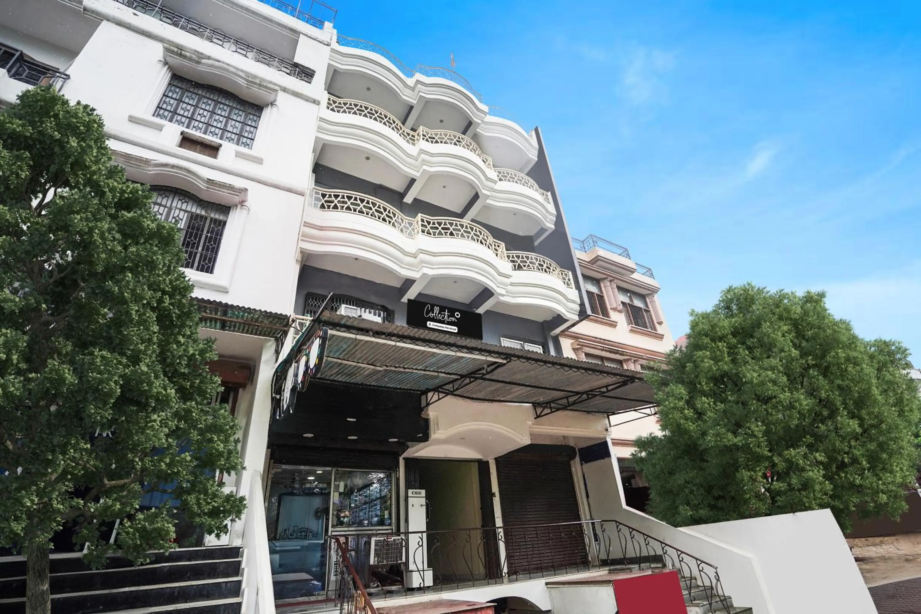 Facade/entrance in Super Collection O Rajapur Circuit House