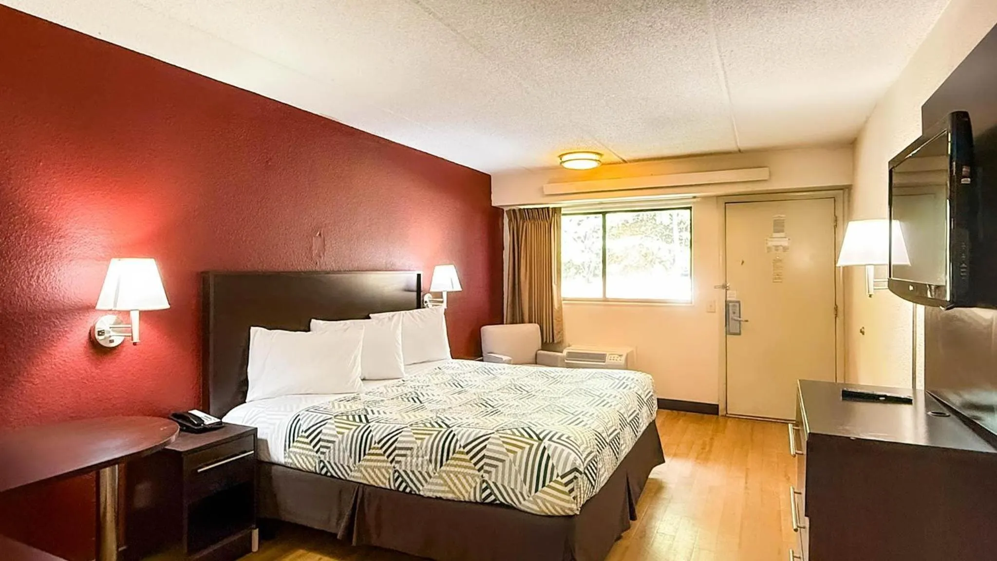 Bedroom, Bed in Motel 6 Smyrna, GA