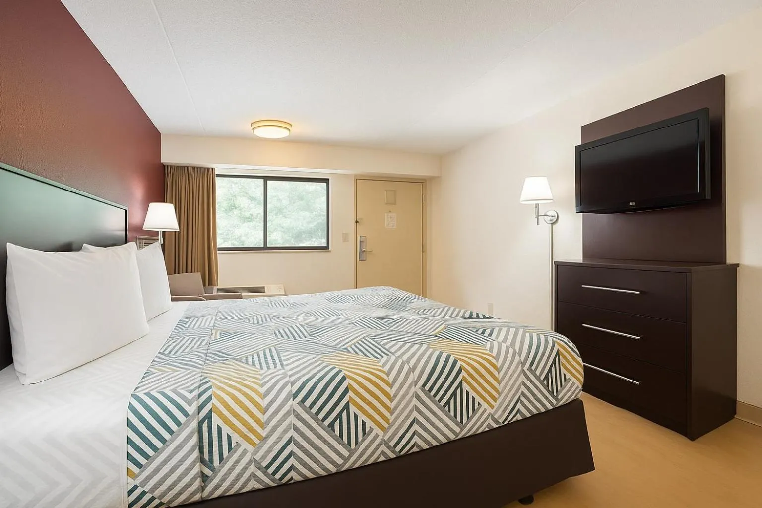 Bed in Motel 6 Smyrna, GA