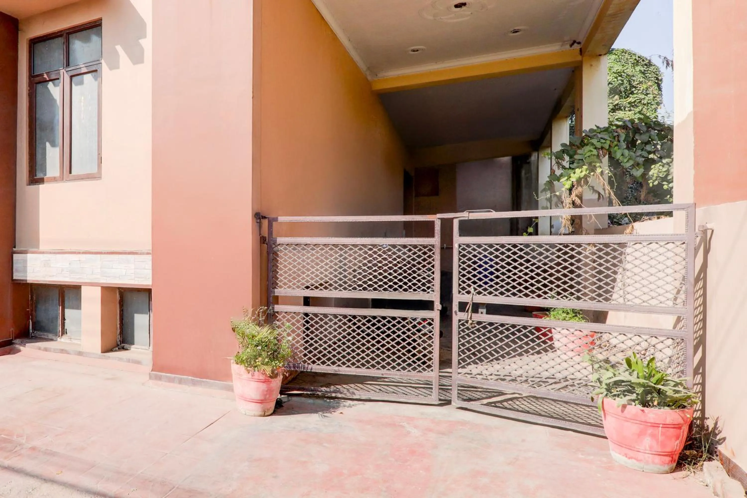 Facade/entrance in Super Hotel O Sharda Nagar Lucknow