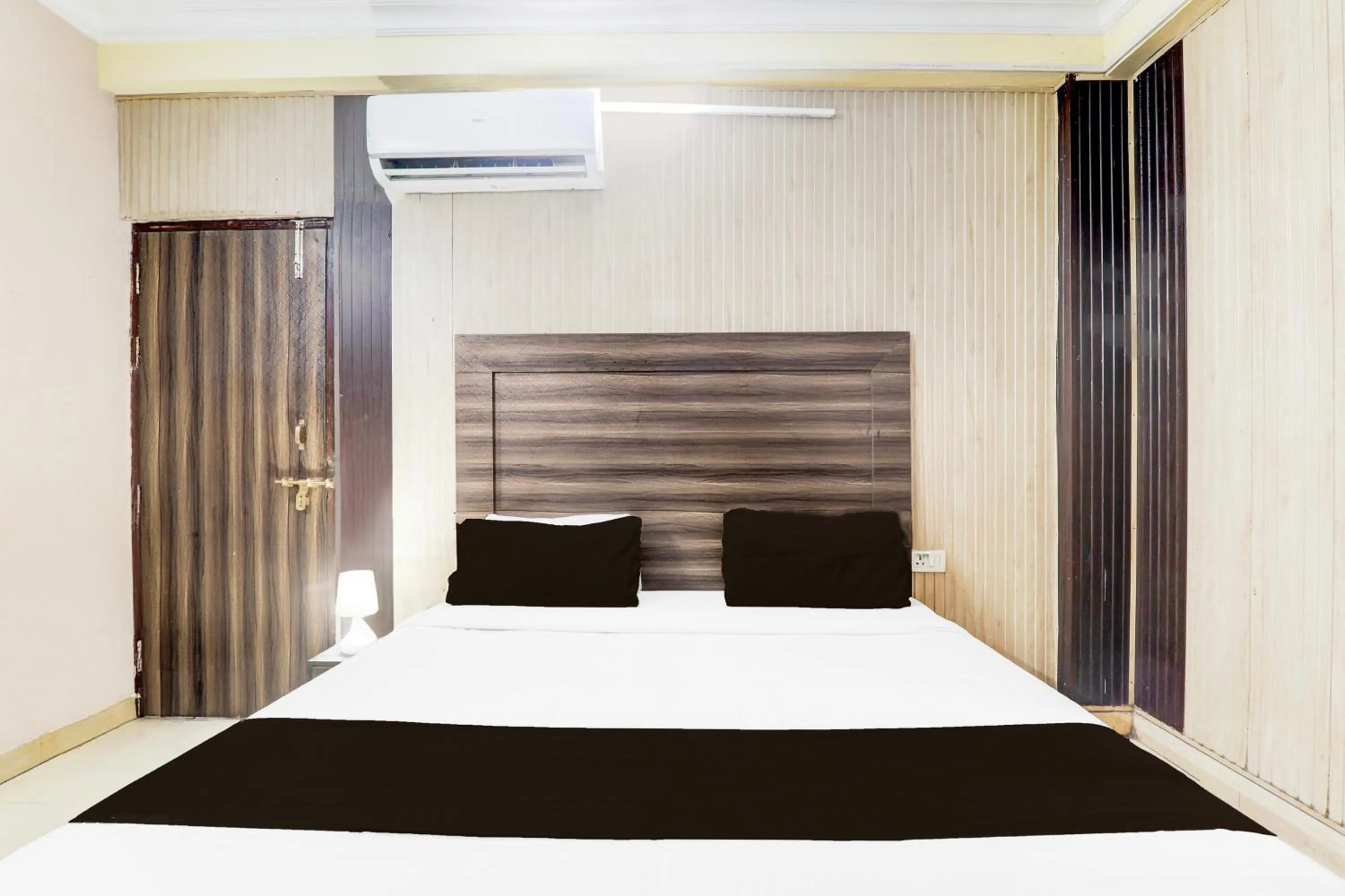 Bedroom, Bed in Super Hotel O Sharda Nagar Lucknow