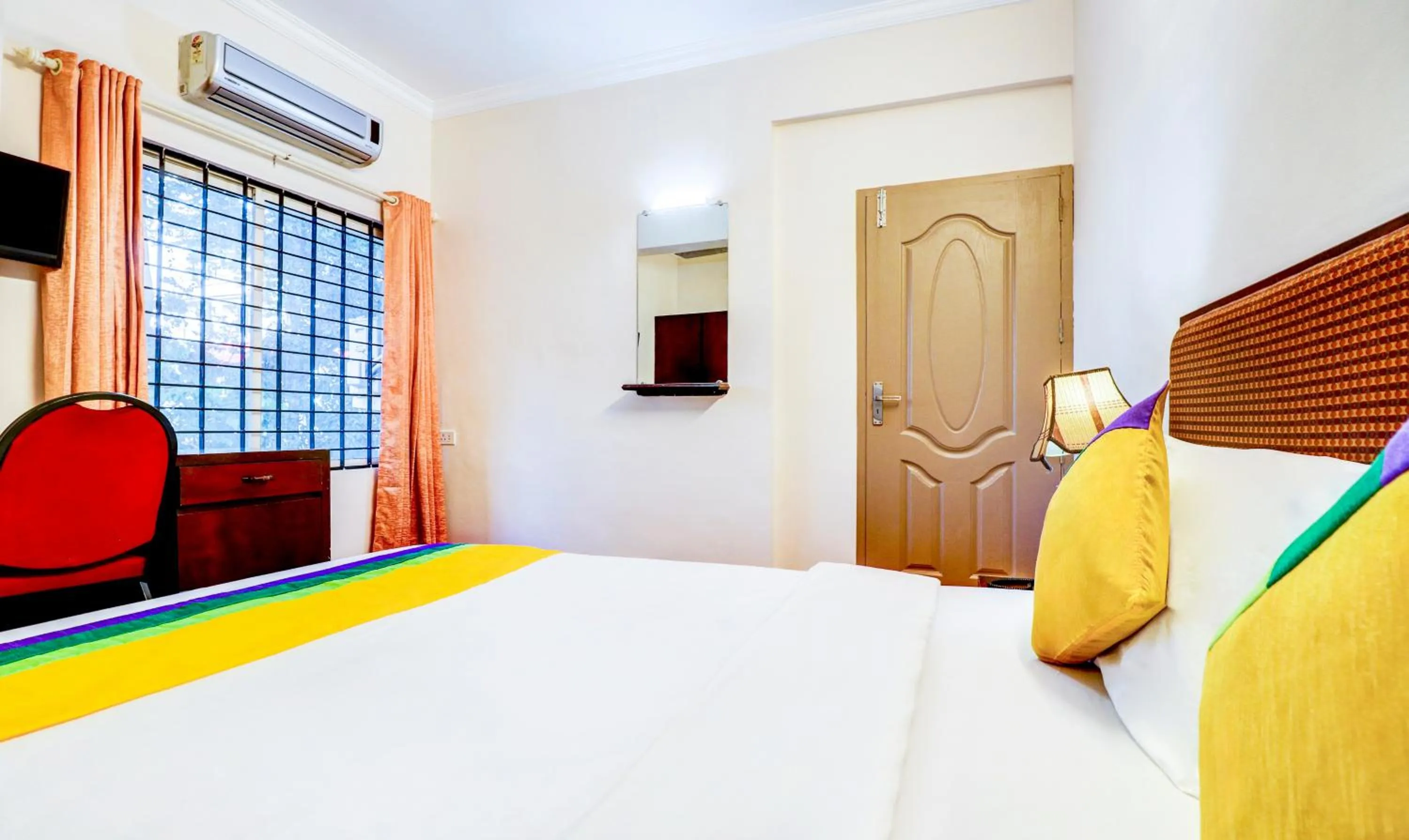 Bedroom, Bed in Itsy Hotels Ammu Regency