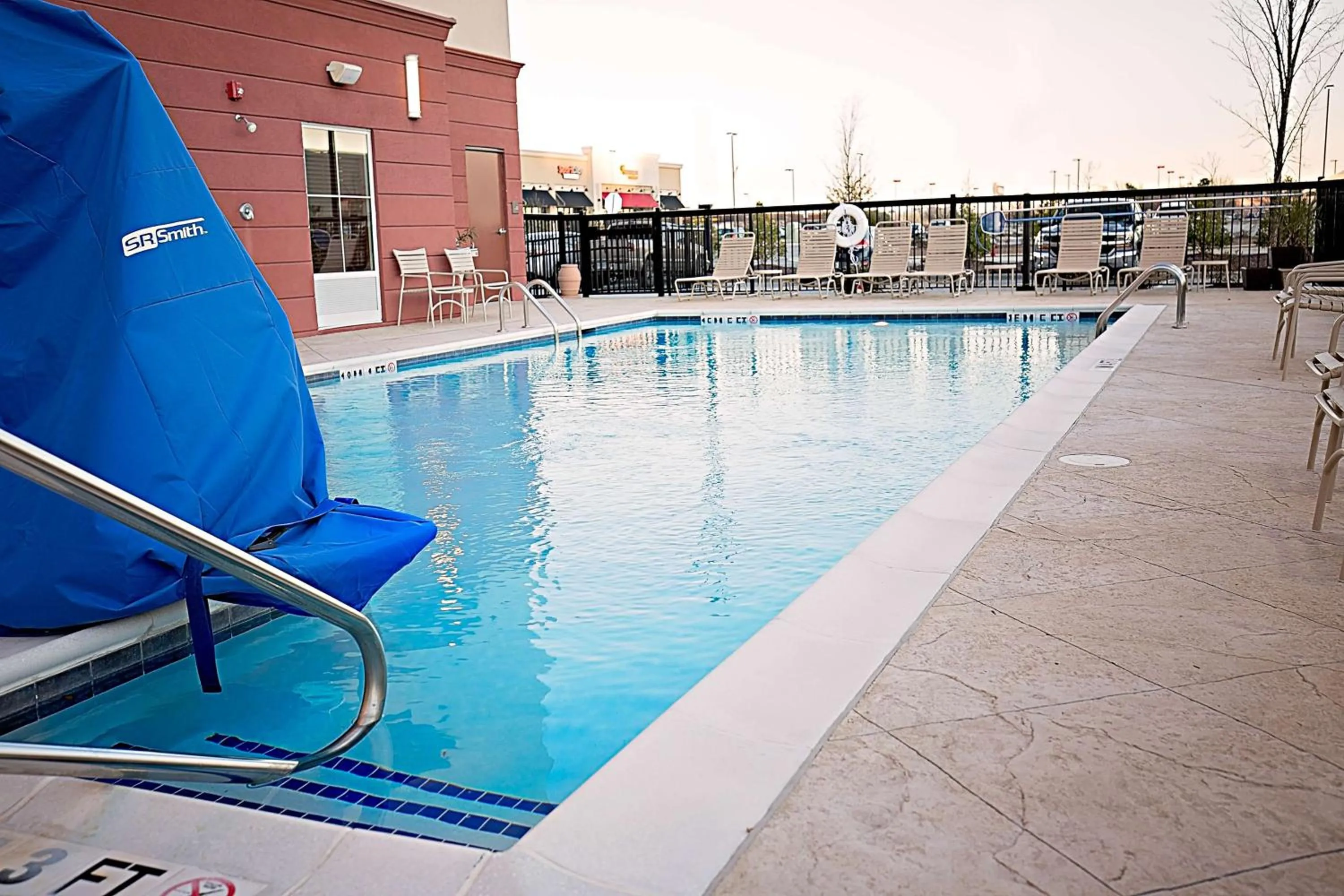 Pool view in Hampton Inn & Suites Jacksonville