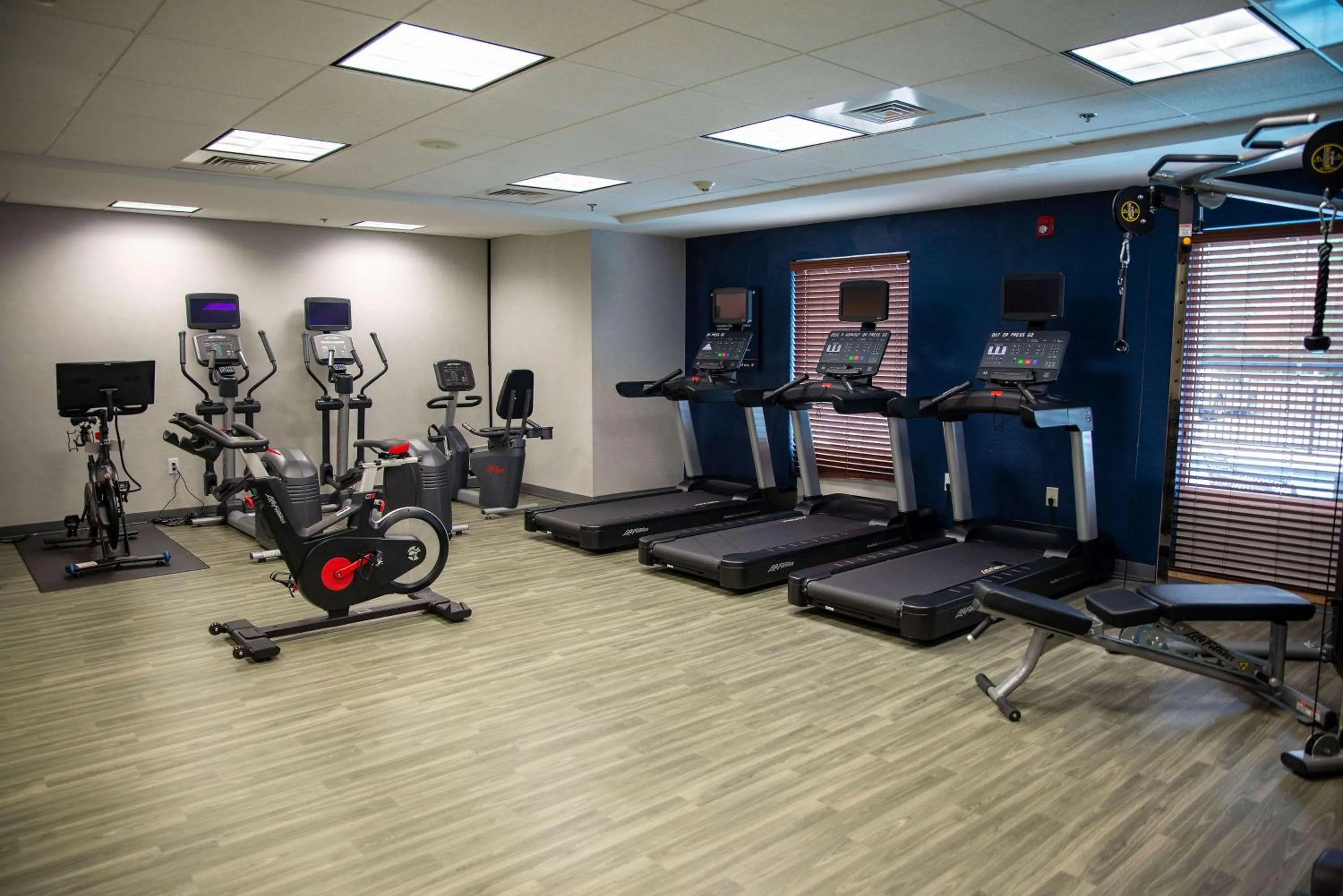 Fitness centre/facilities in Hampton Inn & Suites Jacksonville