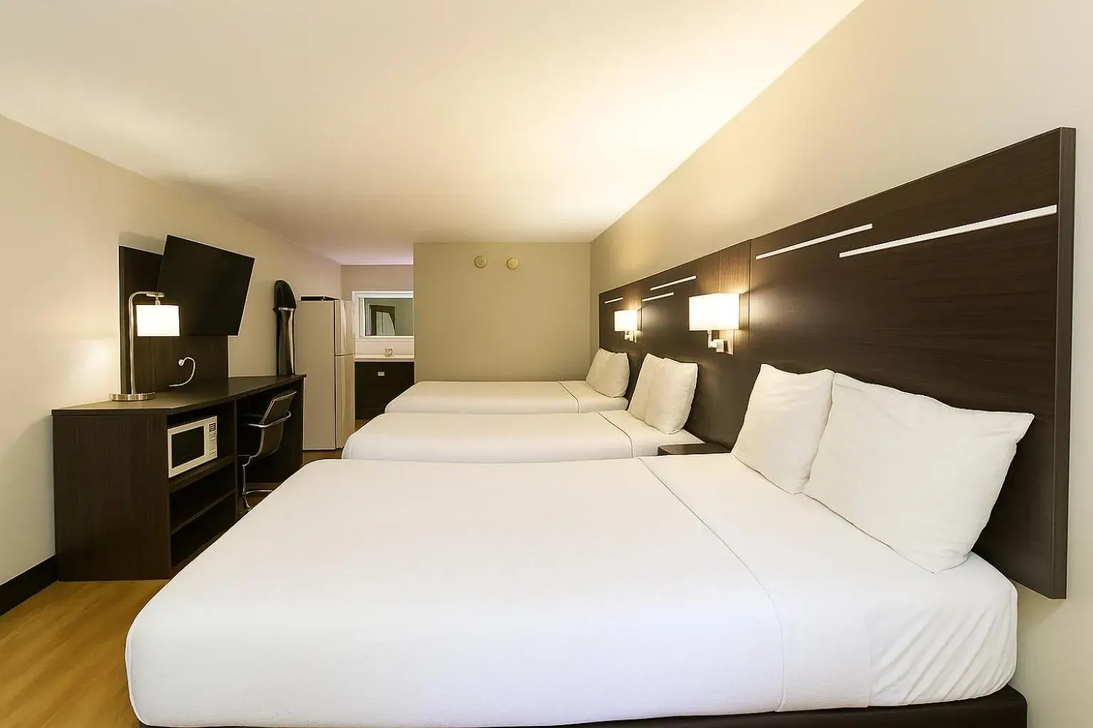 Bed in Paragon Inn Hillsboro Bed in Paragon Inn Hillsboro