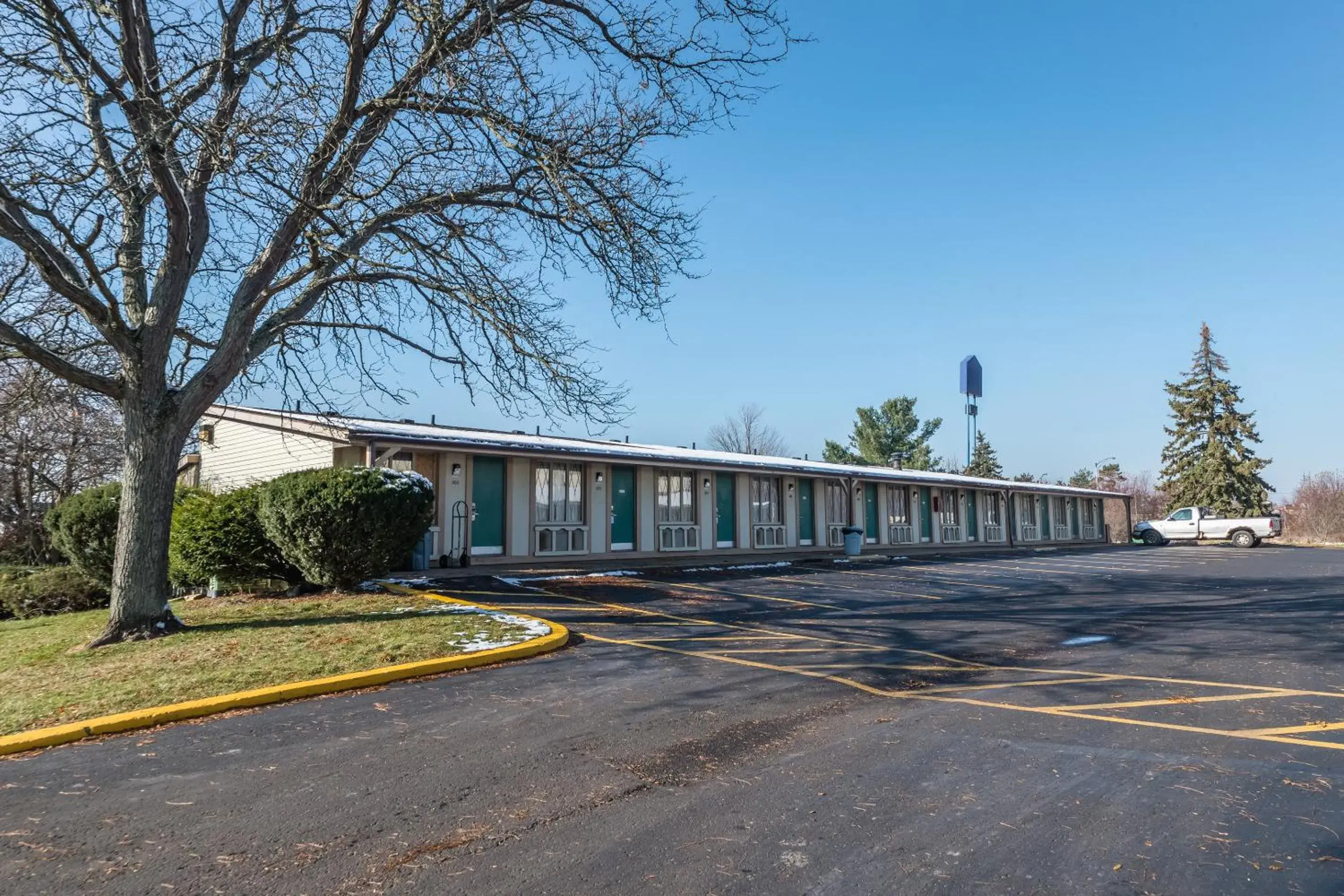 Property Building in OYO Hotel Wadsworth OH I-76