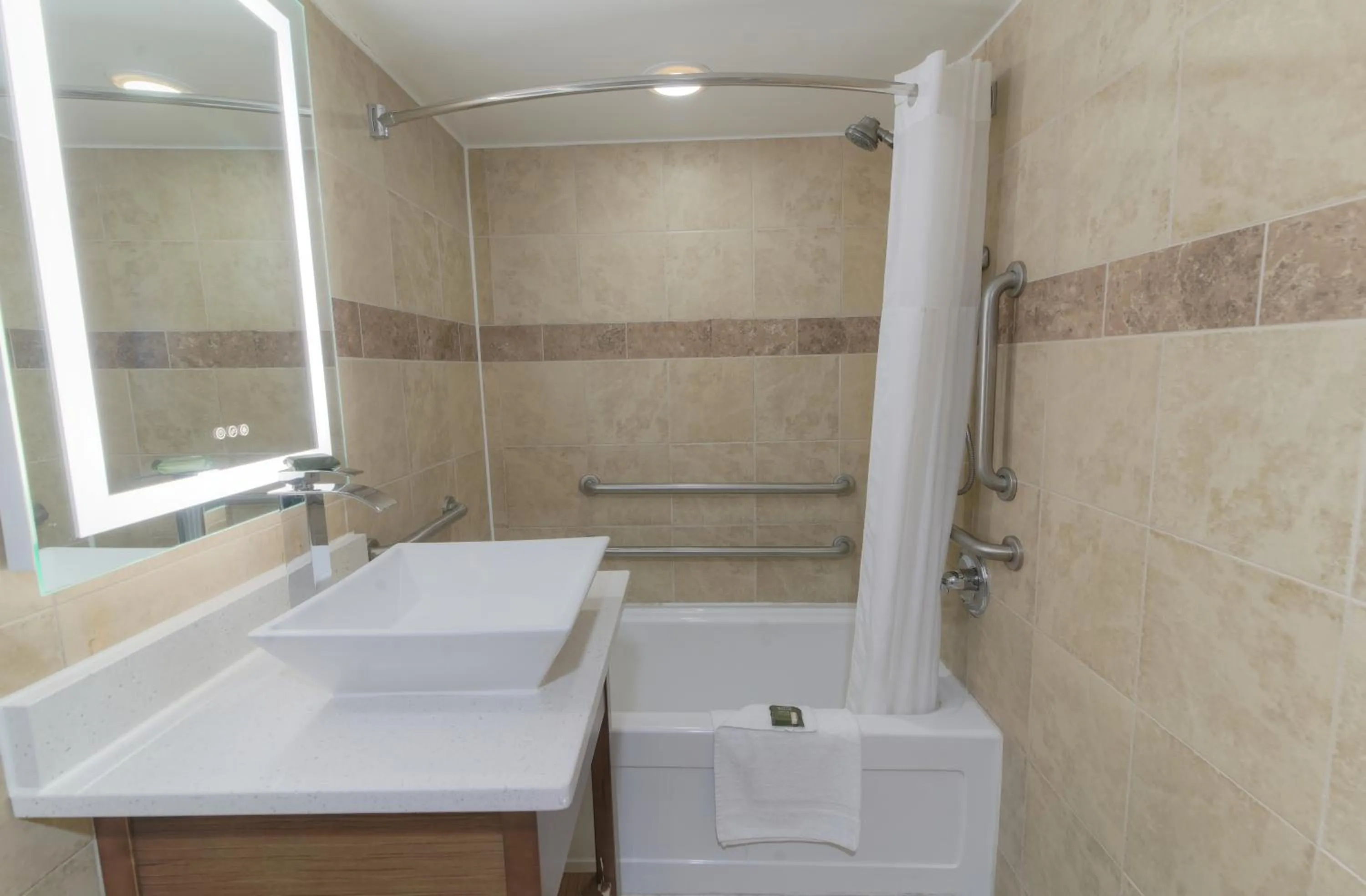 Bathroom in Oceans 2700