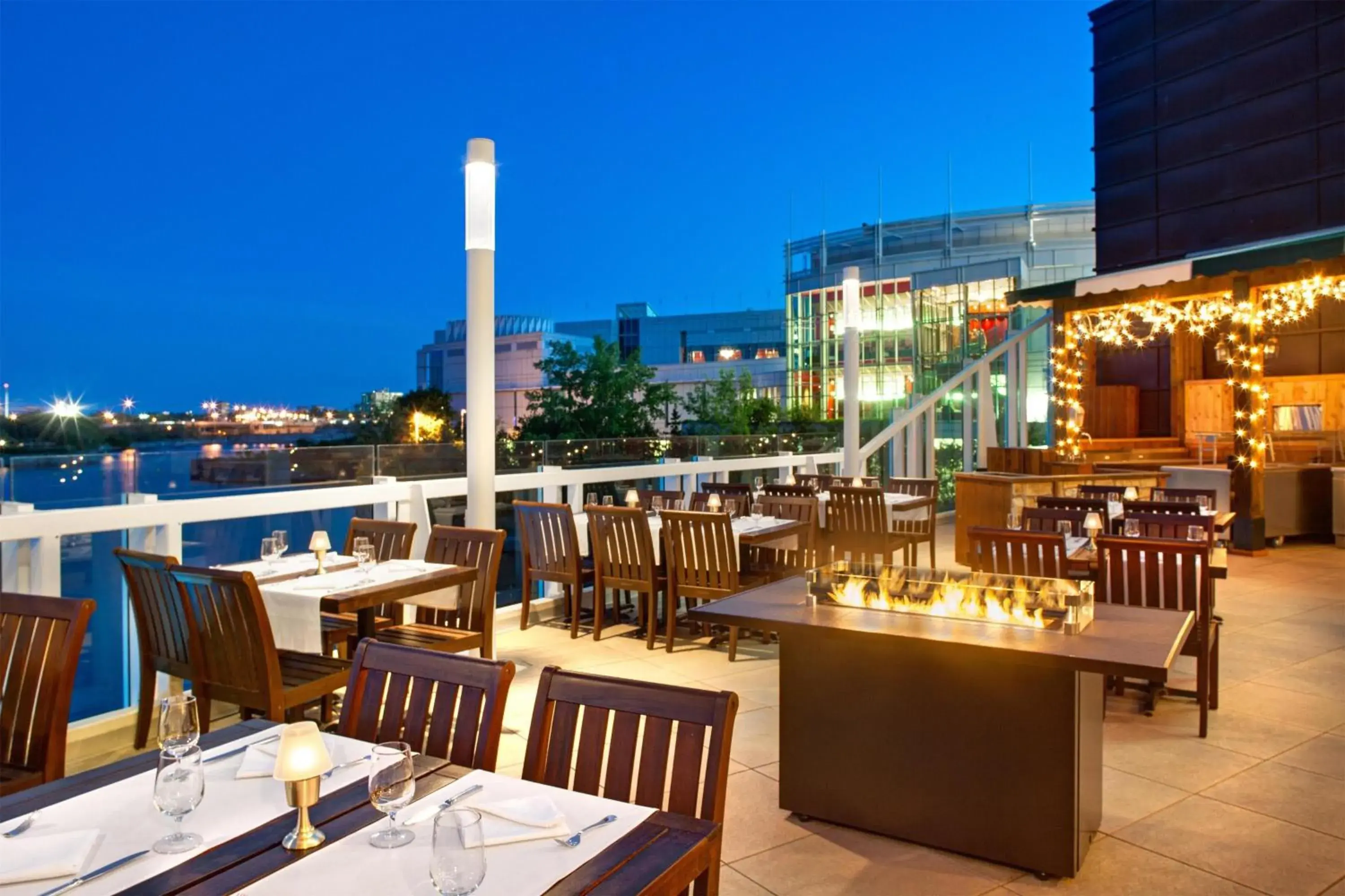 Restaurant/places to eat in Hilton Lac-Leamy Restaurant/places to eat in Hilton Lac-Leamy