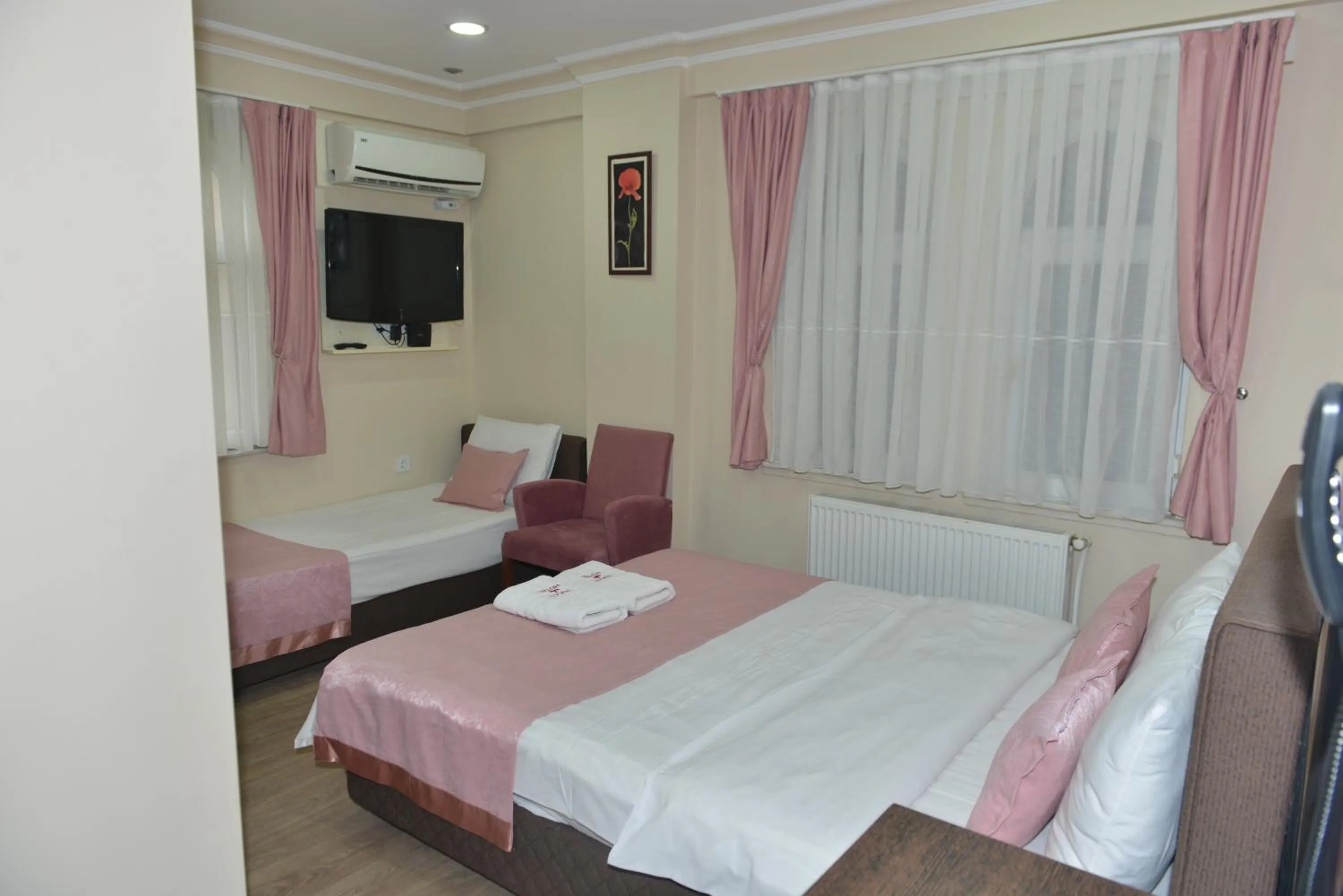 Photo of the whole room in Teras Hotel Kağıthane