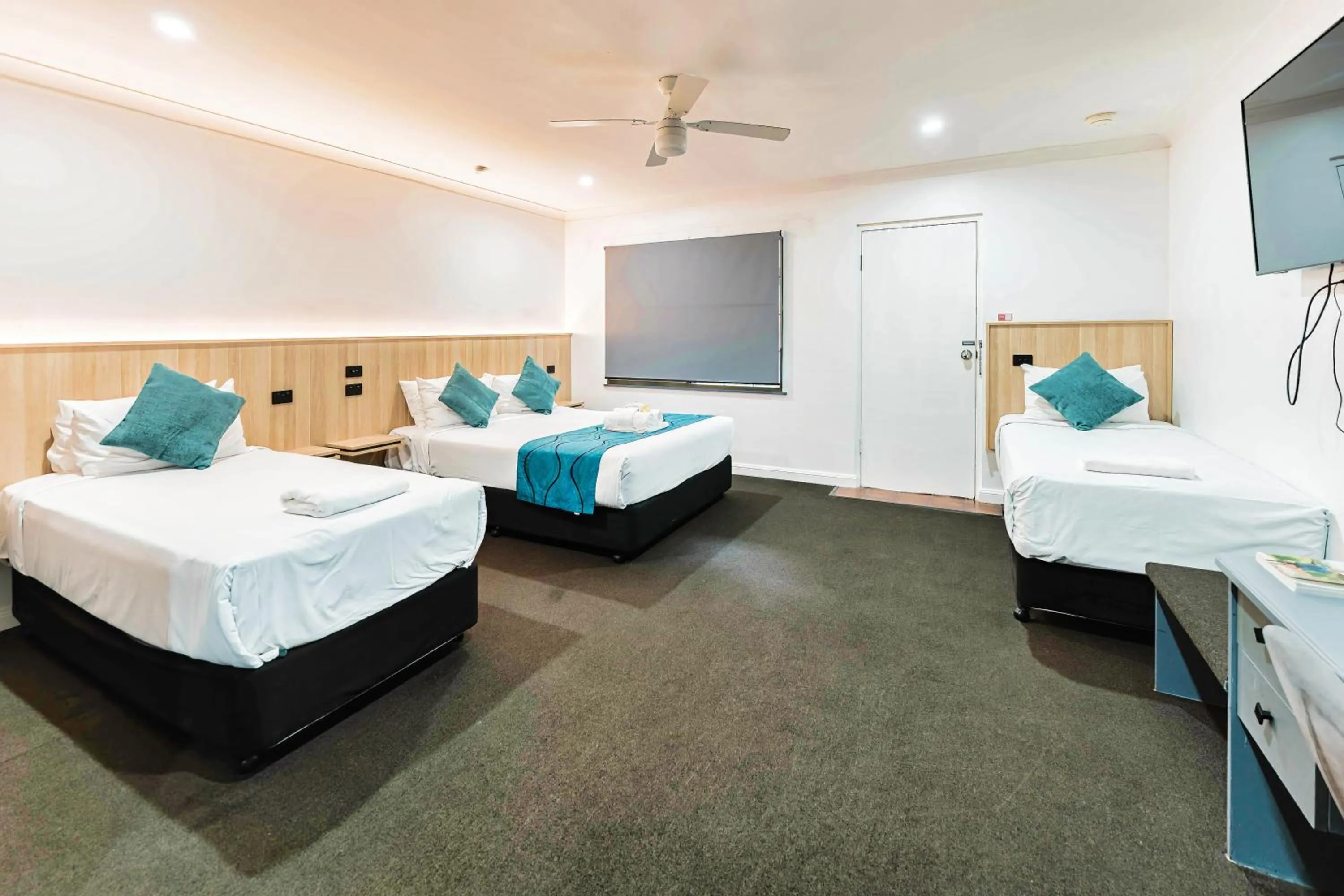 Bed in Country 2 Coast Motor Inn Coffs Harbour