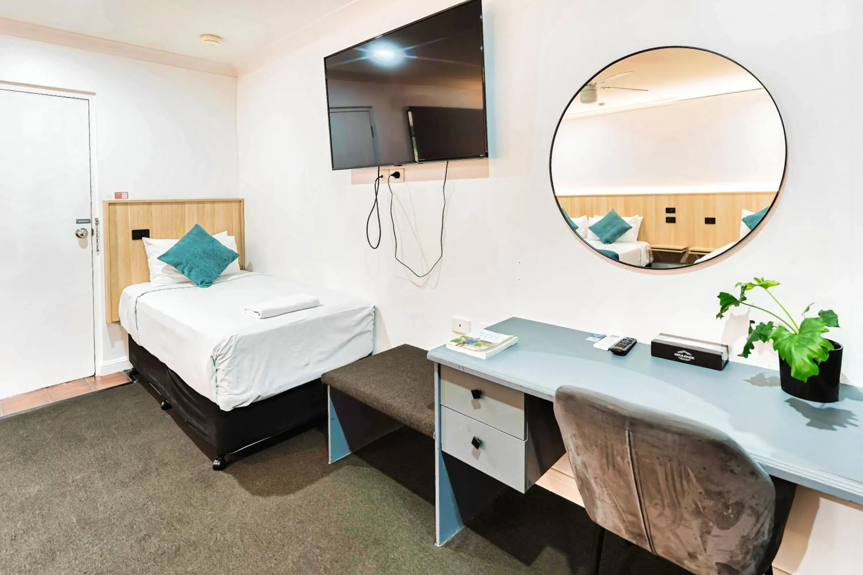 TV and multimedia, Bed in Country 2 Coast Motor Inn Coffs Harbour TV and multimedia, Bed in Country 2 Coast Motor Inn Coffs Harbour