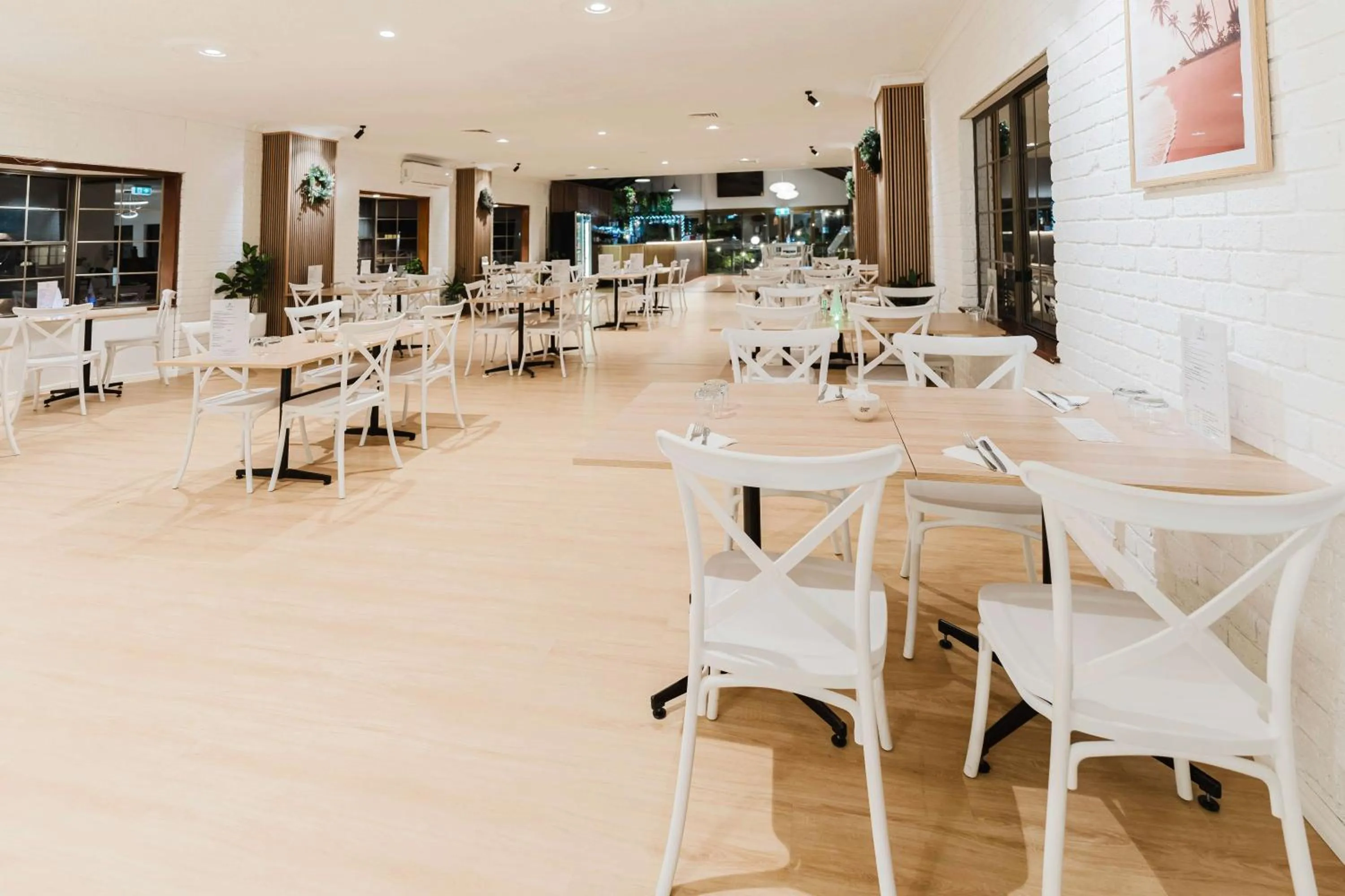 Restaurant/places to eat in Country 2 Coast Motor Inn Coffs Harbour