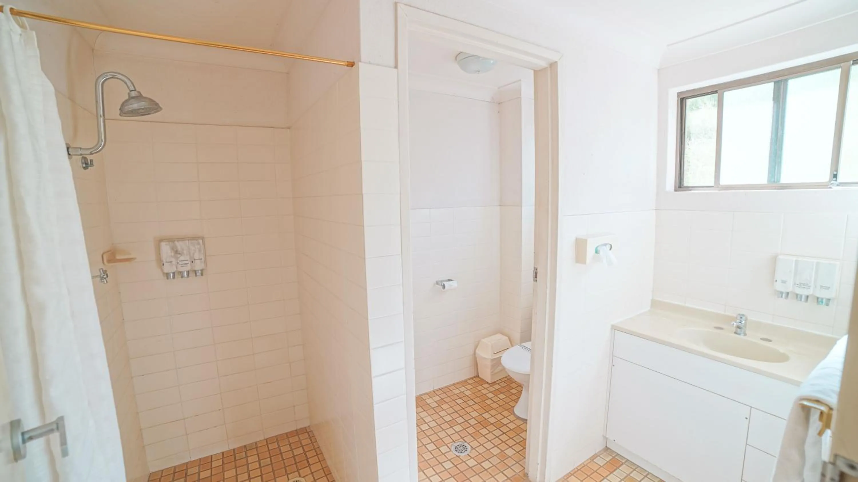 Shower in Country 2 Coast Motor Inn Coffs Harbour