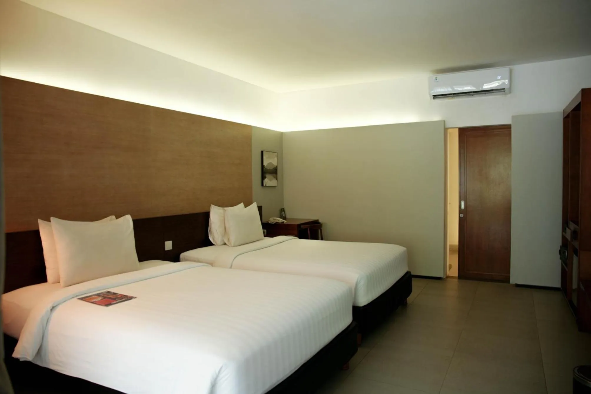 Bedroom, Bed in Hotel Neo+ Green Savana Sentul City