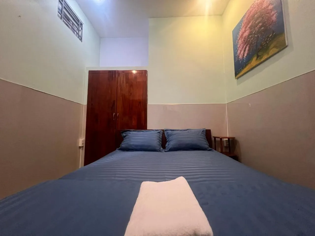 Bed in Kim Long Hotel