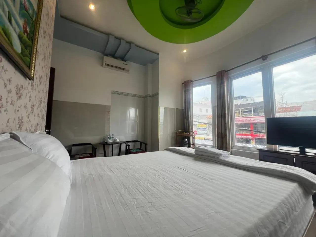 Bed in Kim Long Hotel Bed in Kim Long Hotel