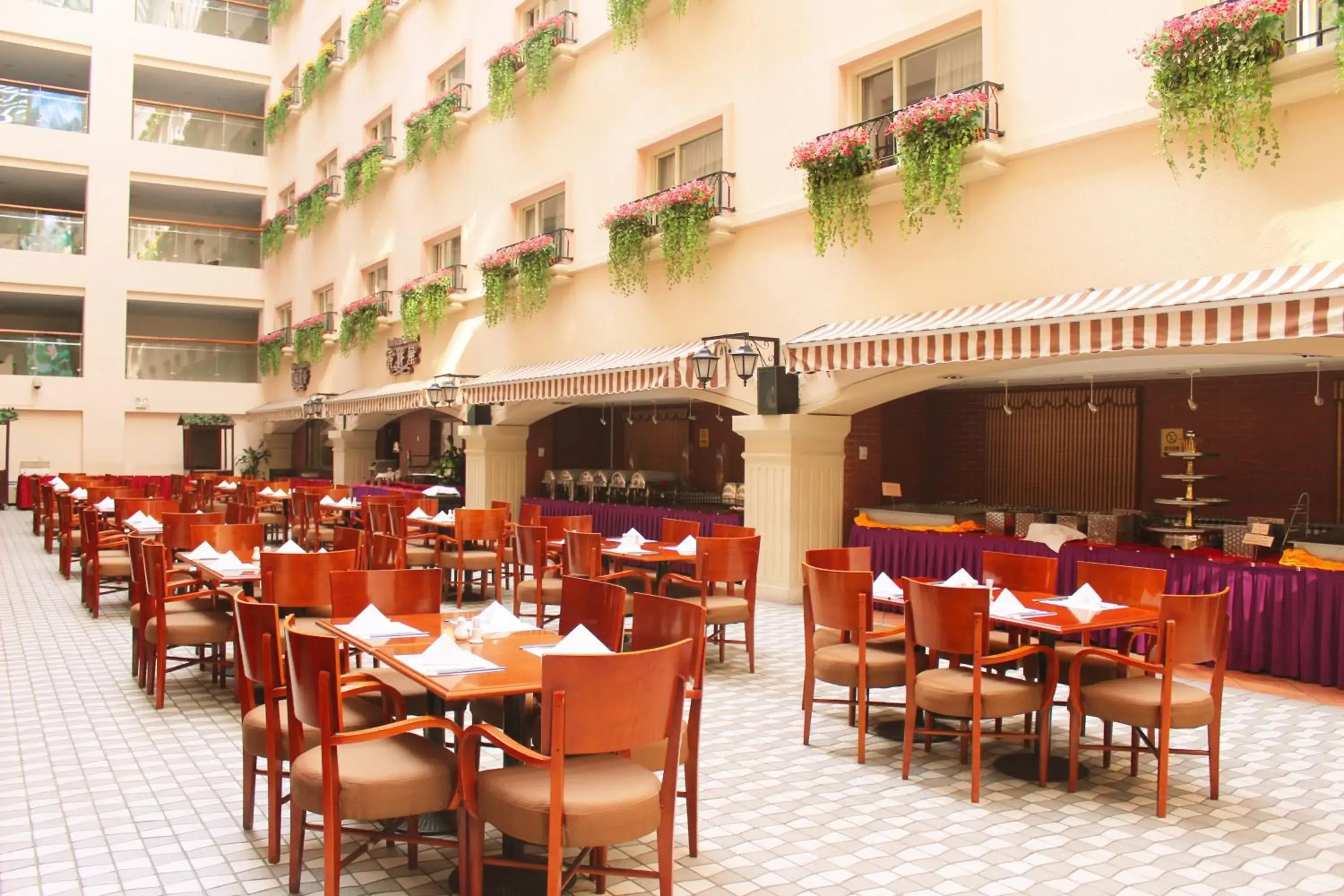 Breakfast in The North Garden Hotel Beijing Wangfujing Breakfast in The North Garden Hotel Beijing Wangfujing