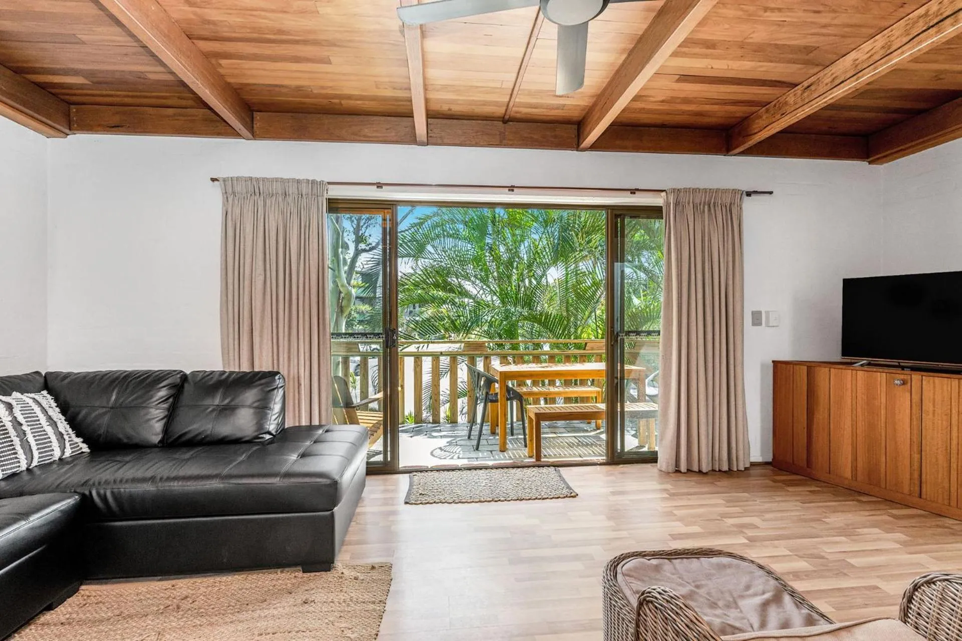 Palm View Loft - Gilmore Court 4 - 34 Lawson Street