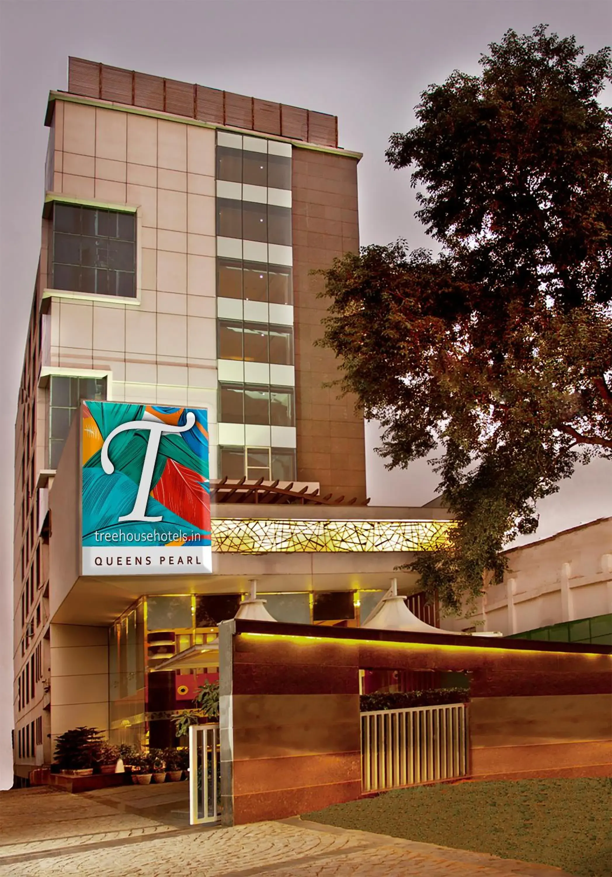 TreeHouse Queens Pearl TreeHouse Queens Pearl