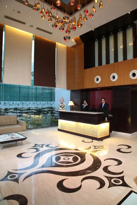 Lobby or reception in TreeHouse Queens Pearl