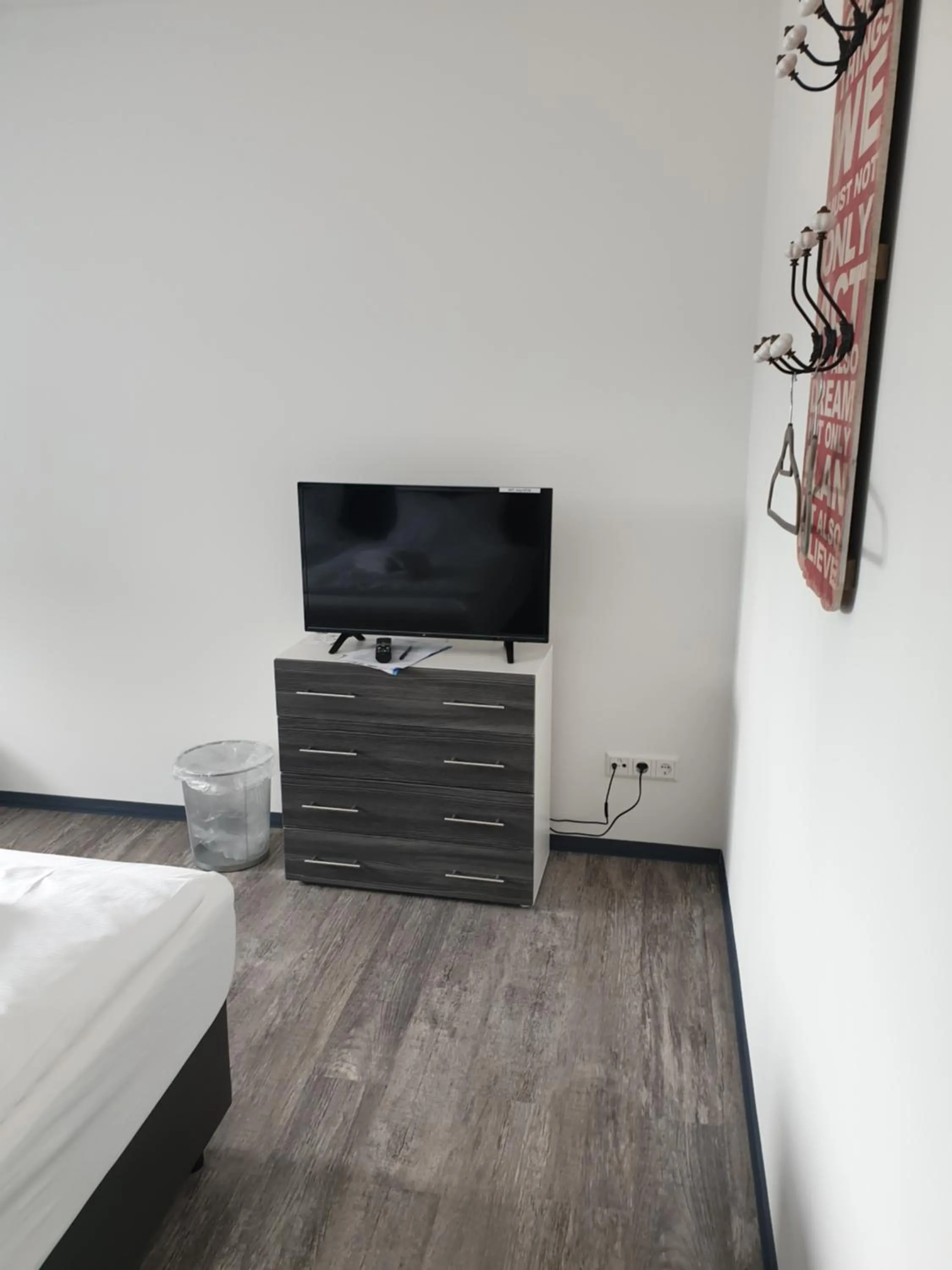 Photo of the whole room, Bed in ANJA'S motel