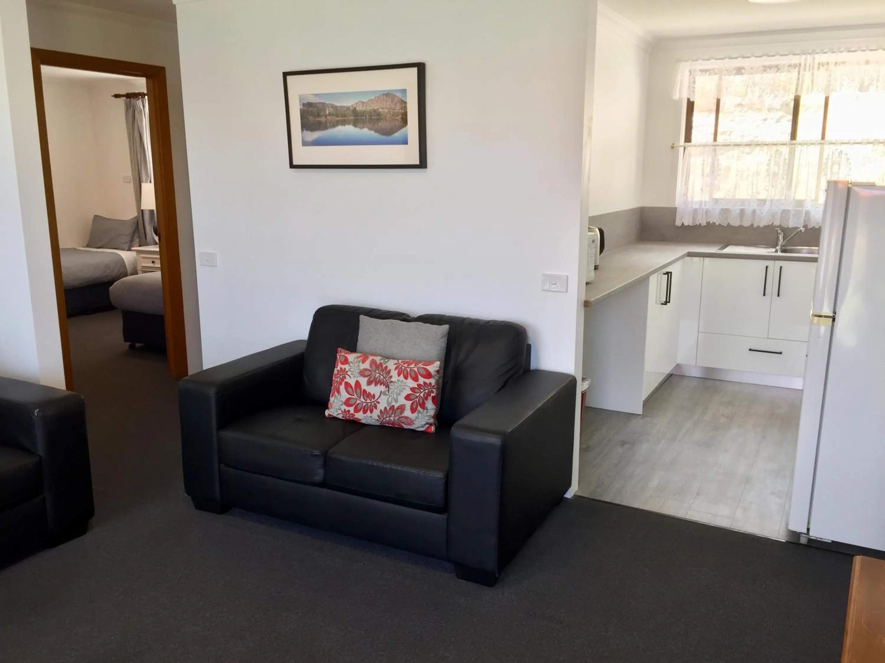 Regatta Point Tavern & Holiday Villas