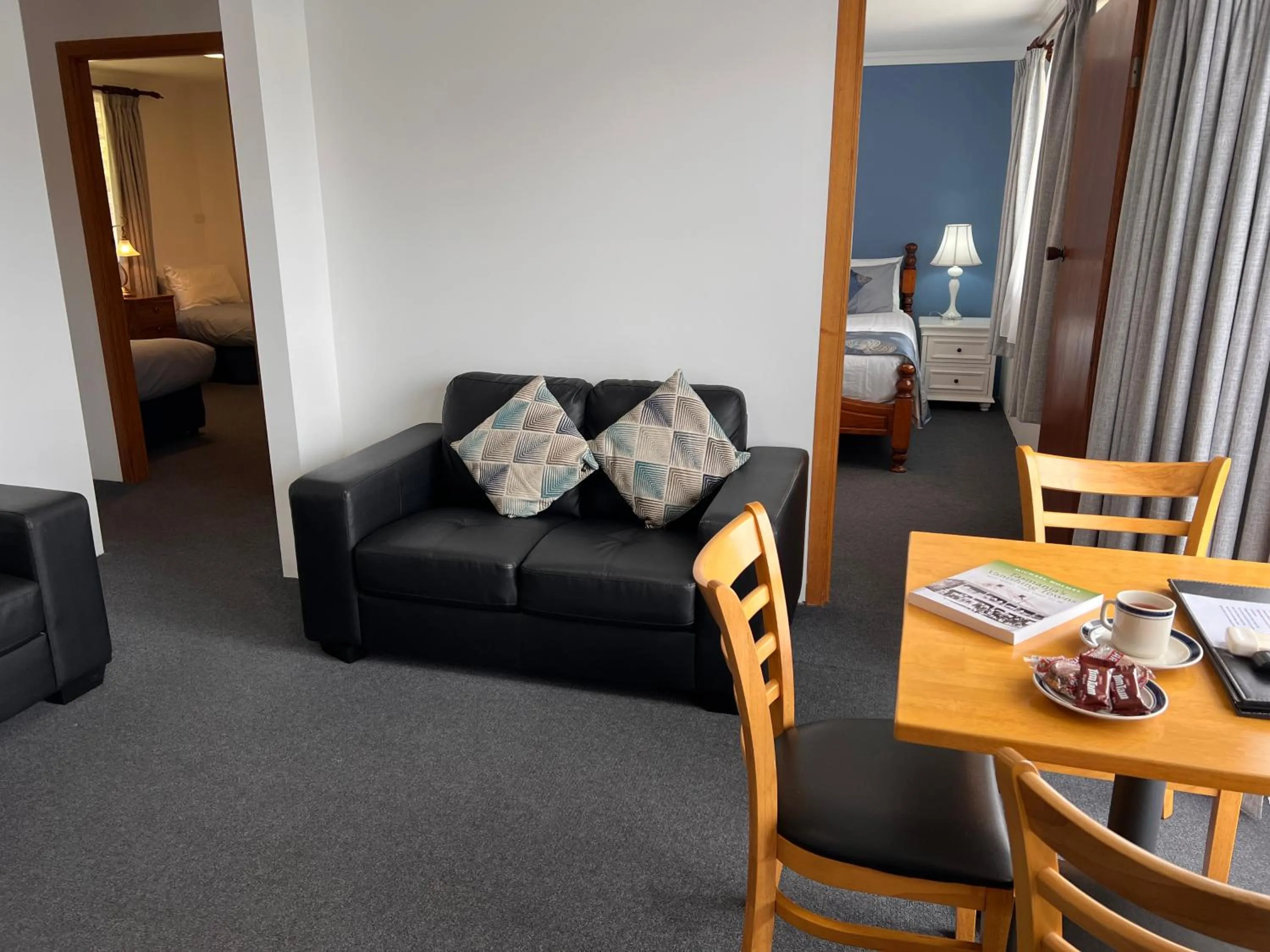 Regatta Point Tavern & Holiday Villas