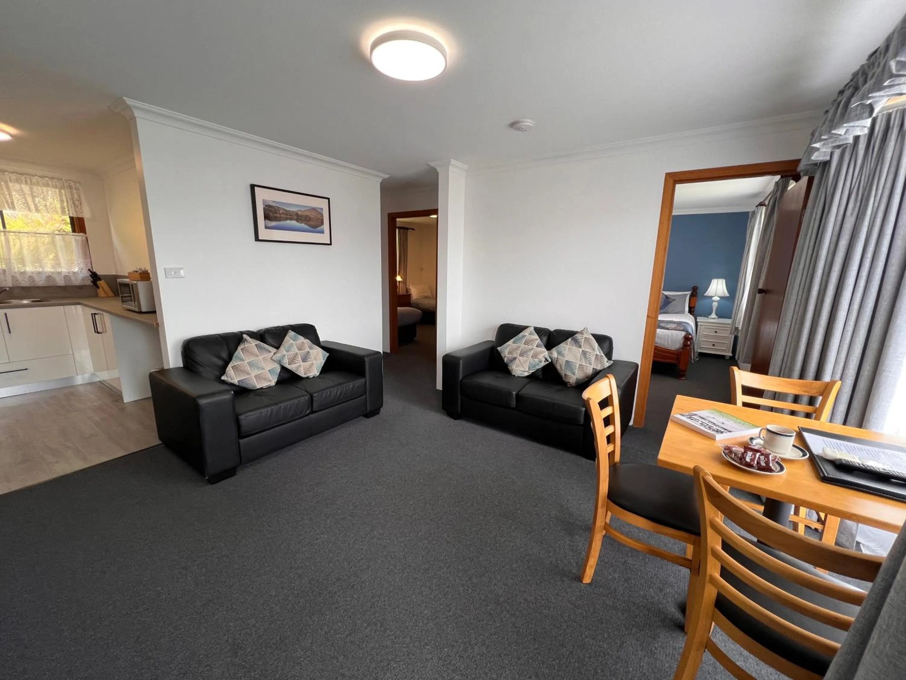 Regatta Point Tavern & Holiday Villas