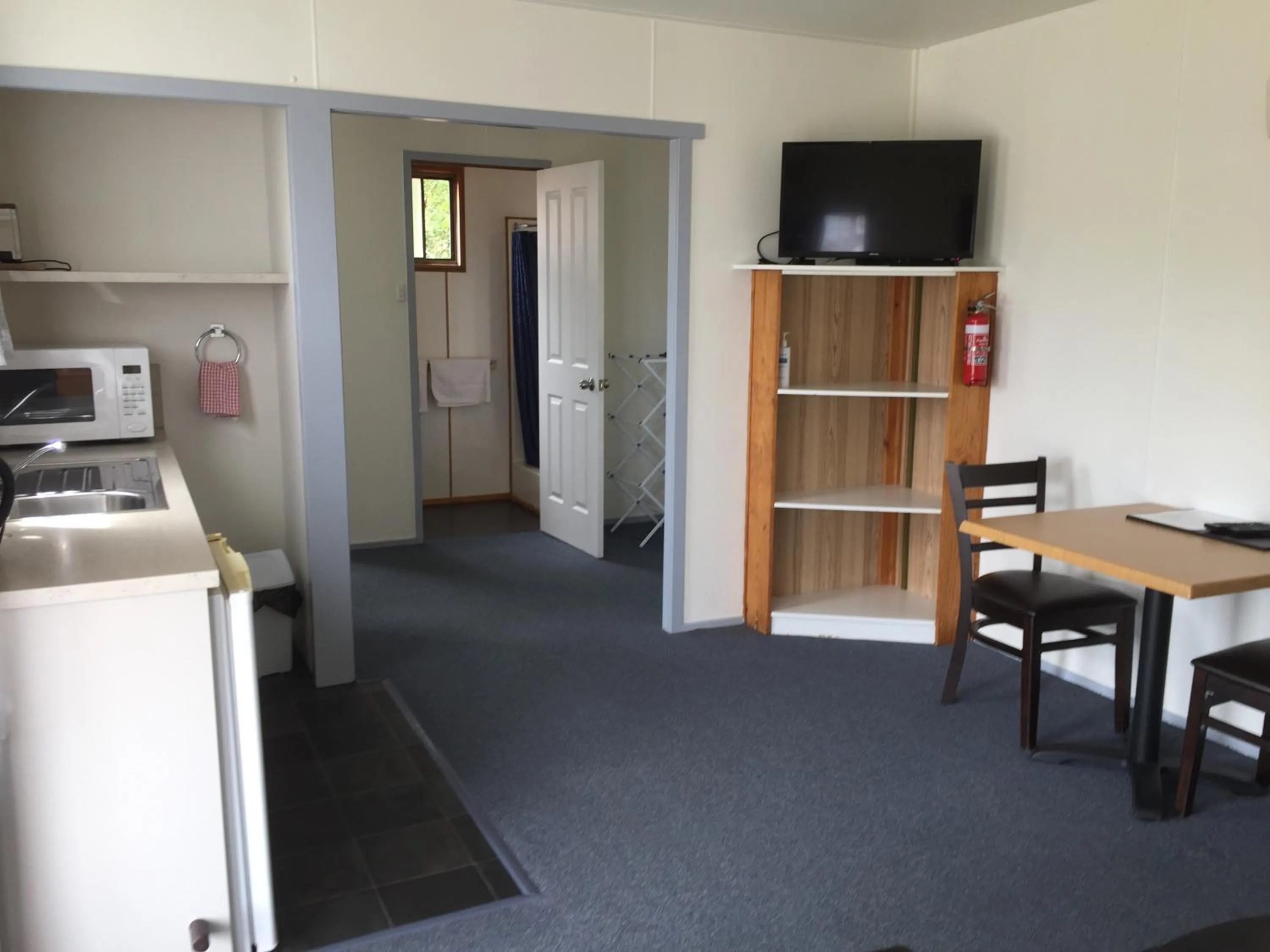 Regatta Point Tavern & Holiday Villas