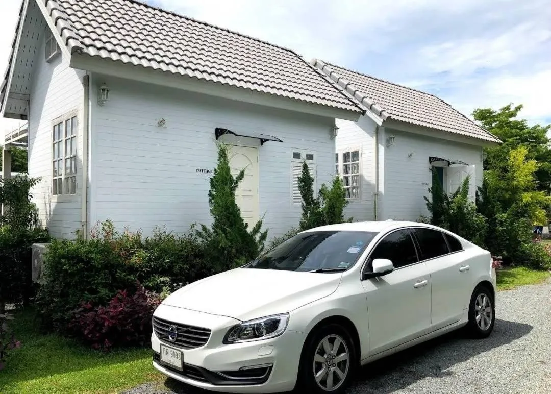 Laemsing Whitehouse Resort