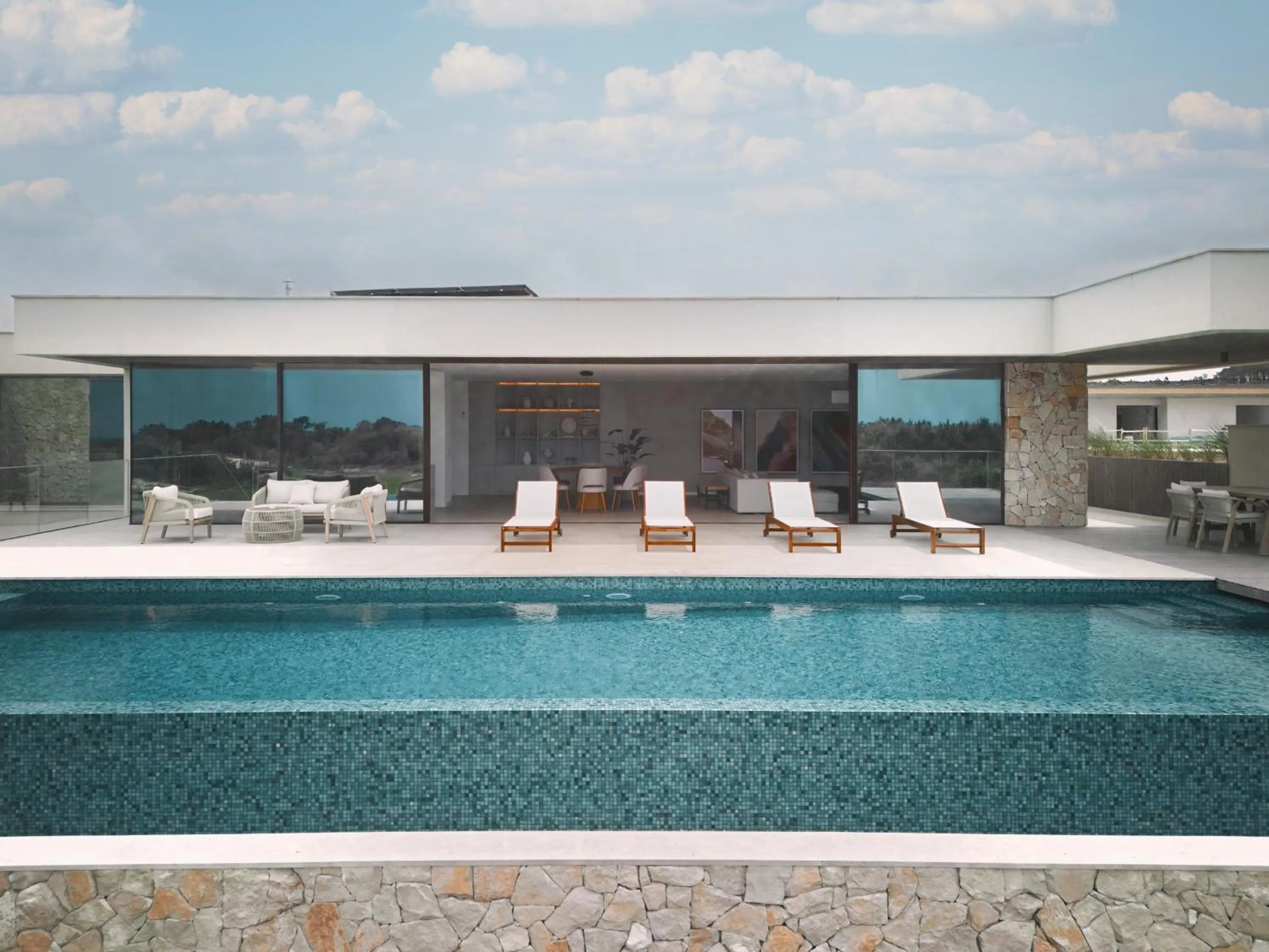 Swimming pool in West Cliffs Ocean and Golf Resort