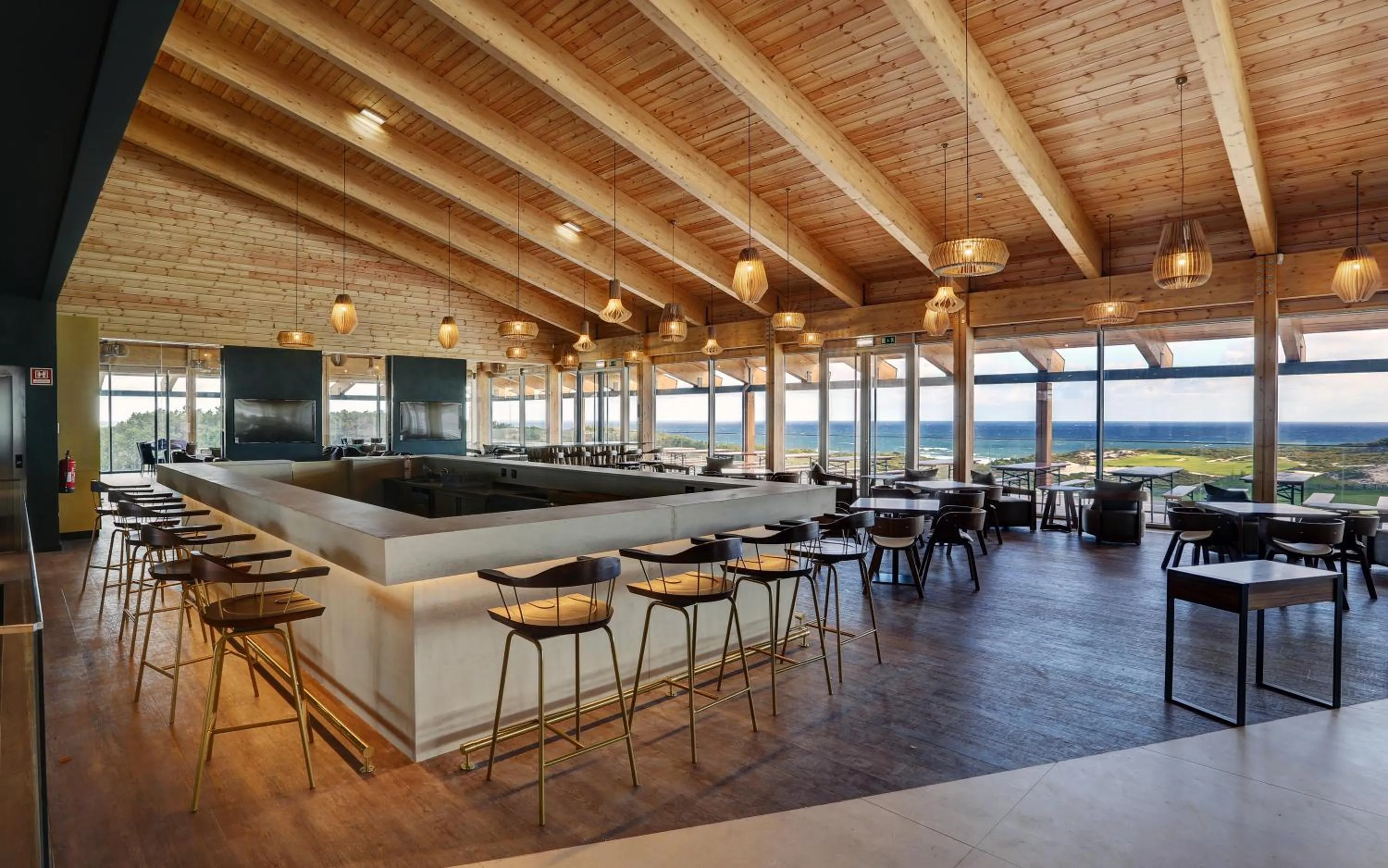 Restaurant/places to eat in West Cliffs Ocean and Golf Resort