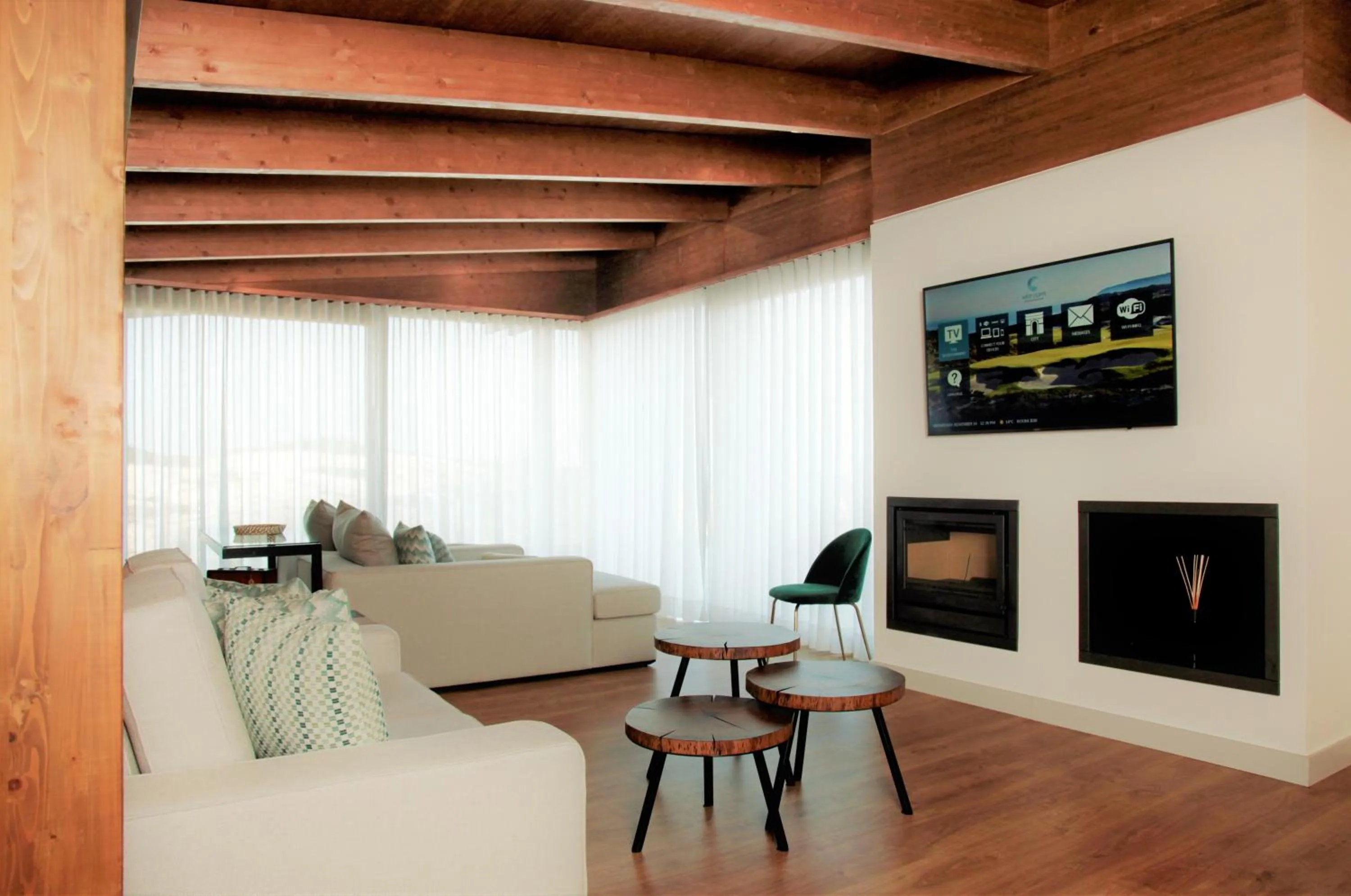 Living room in West Cliffs Ocean and Golf Resort