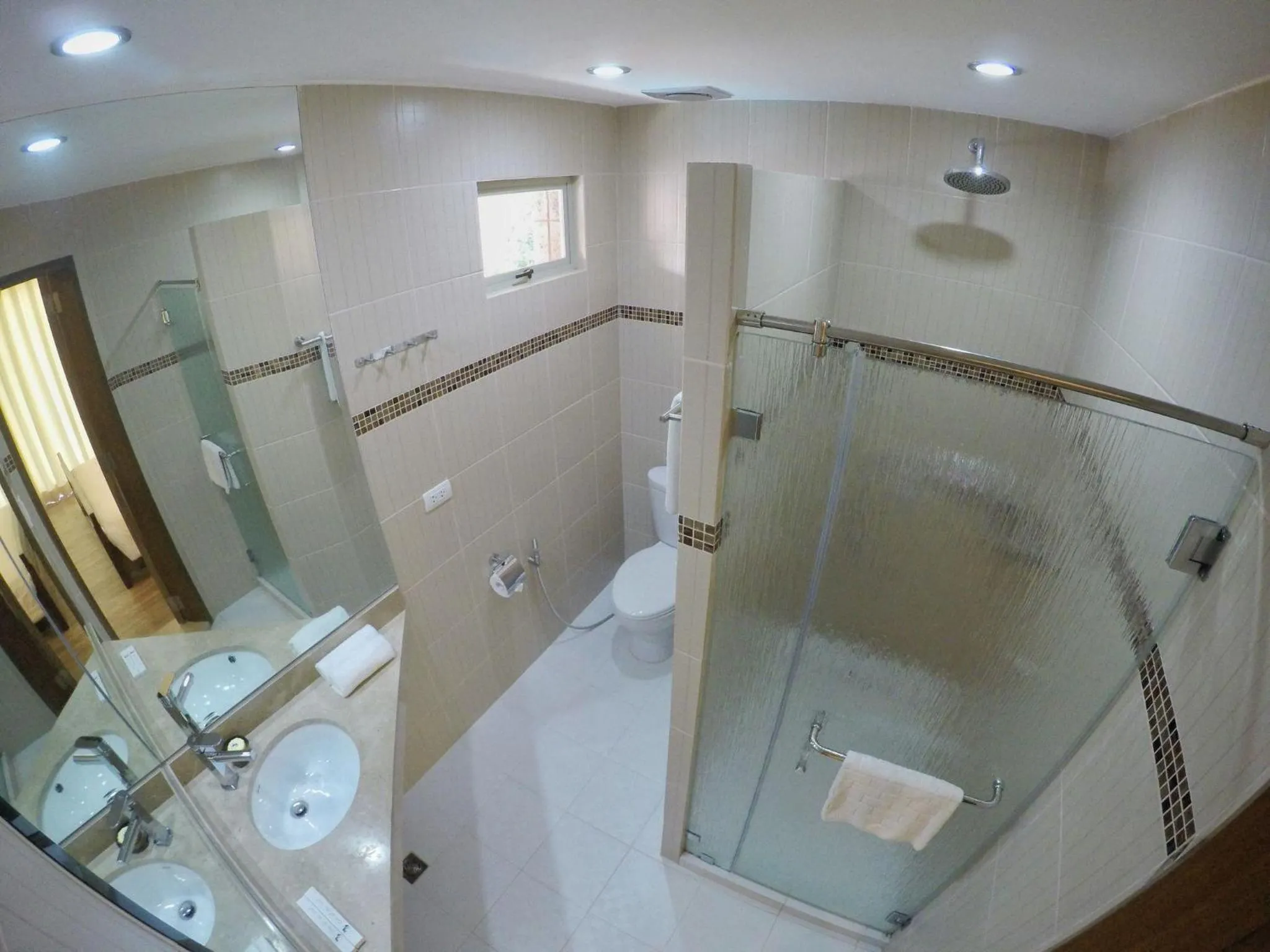 Bathroom in Corto del Mar Hotel