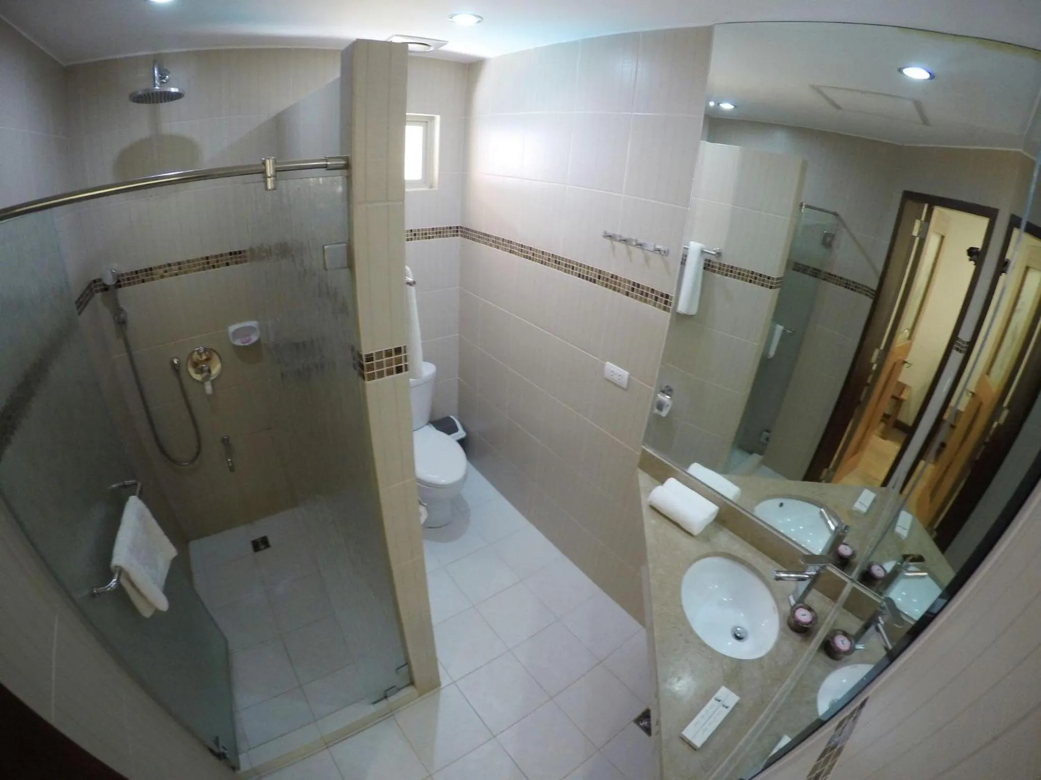 Bathroom in Corto del Mar Hotel