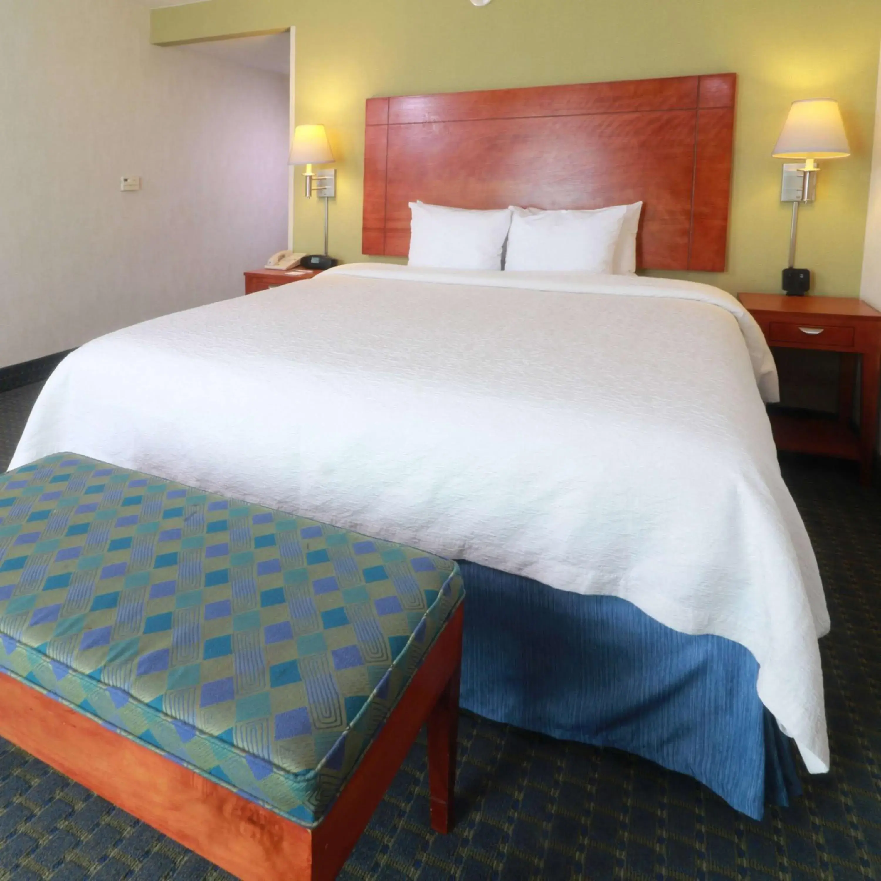 Bed in Hampton by Hilton Reynosa Zona Industrial Bed in Hampton by Hilton Reynosa Zona Industrial