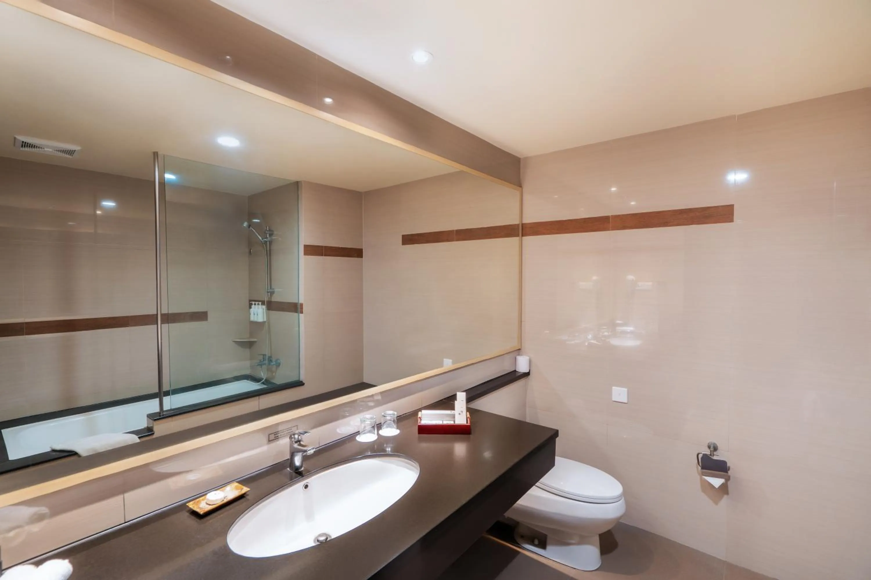 Bathroom in Swiss-Belhotel Rainforest