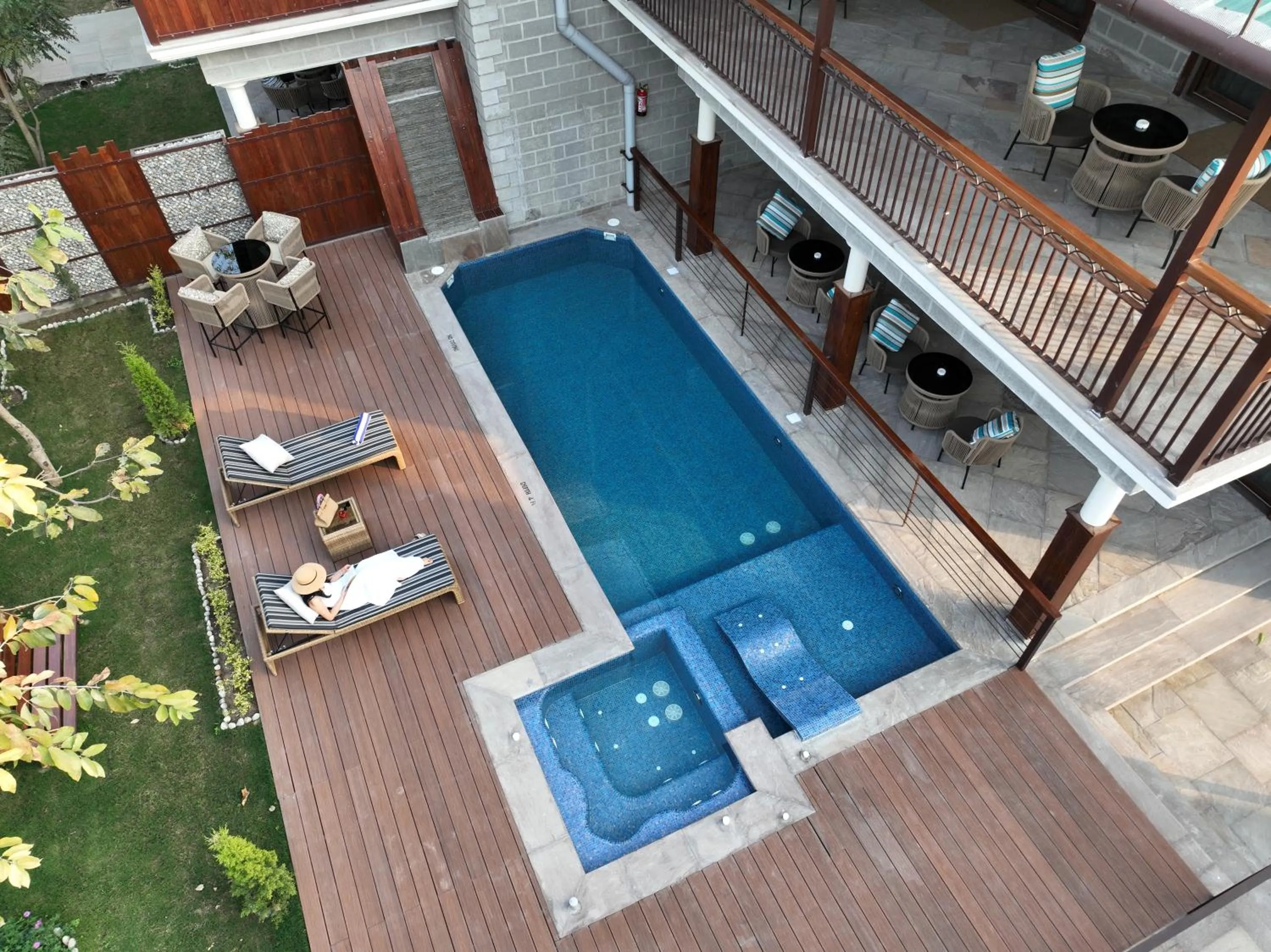 Swimming pool in Aahana Resort - Jim Corbett