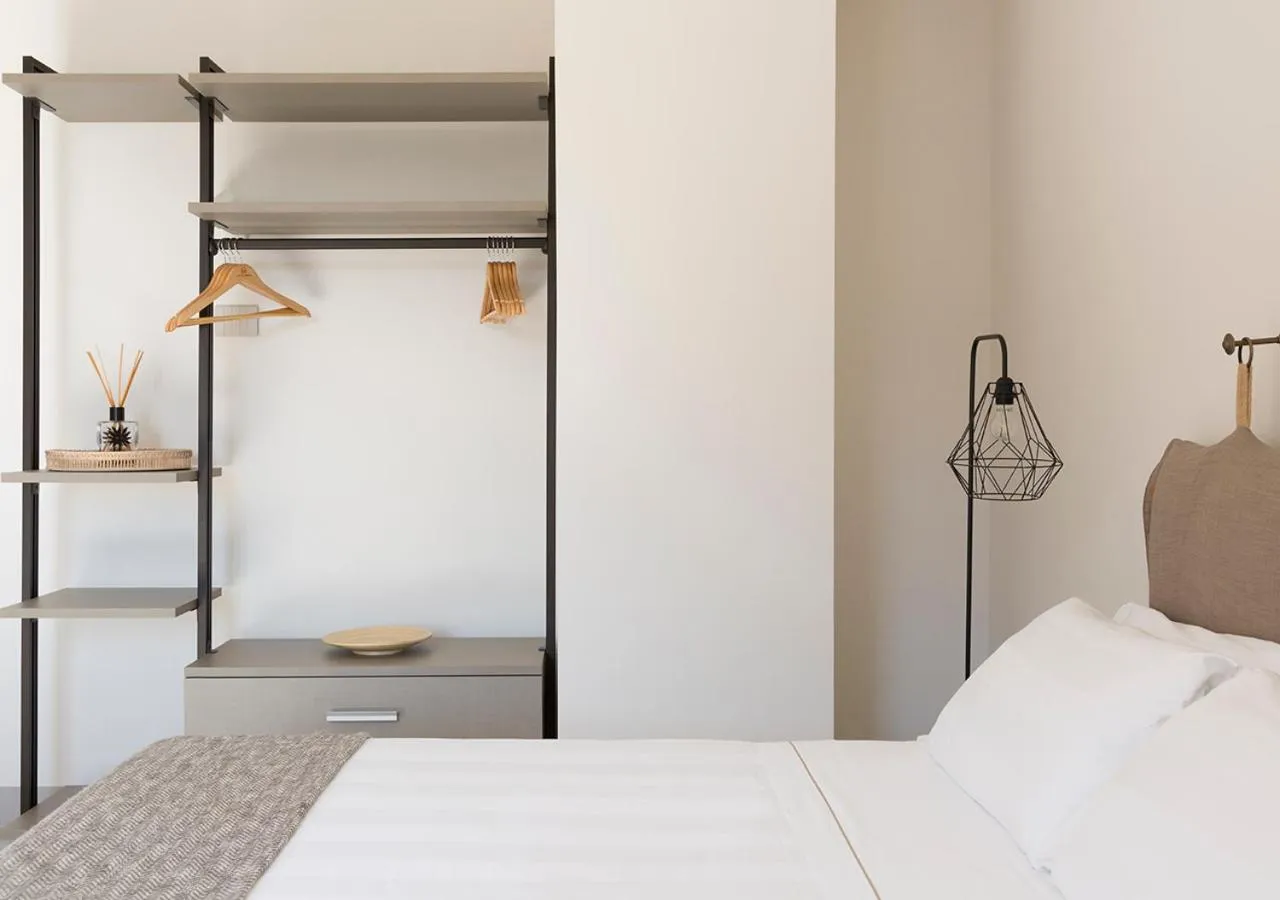 Bedroom, Bed in LA GUARDIA Hotel