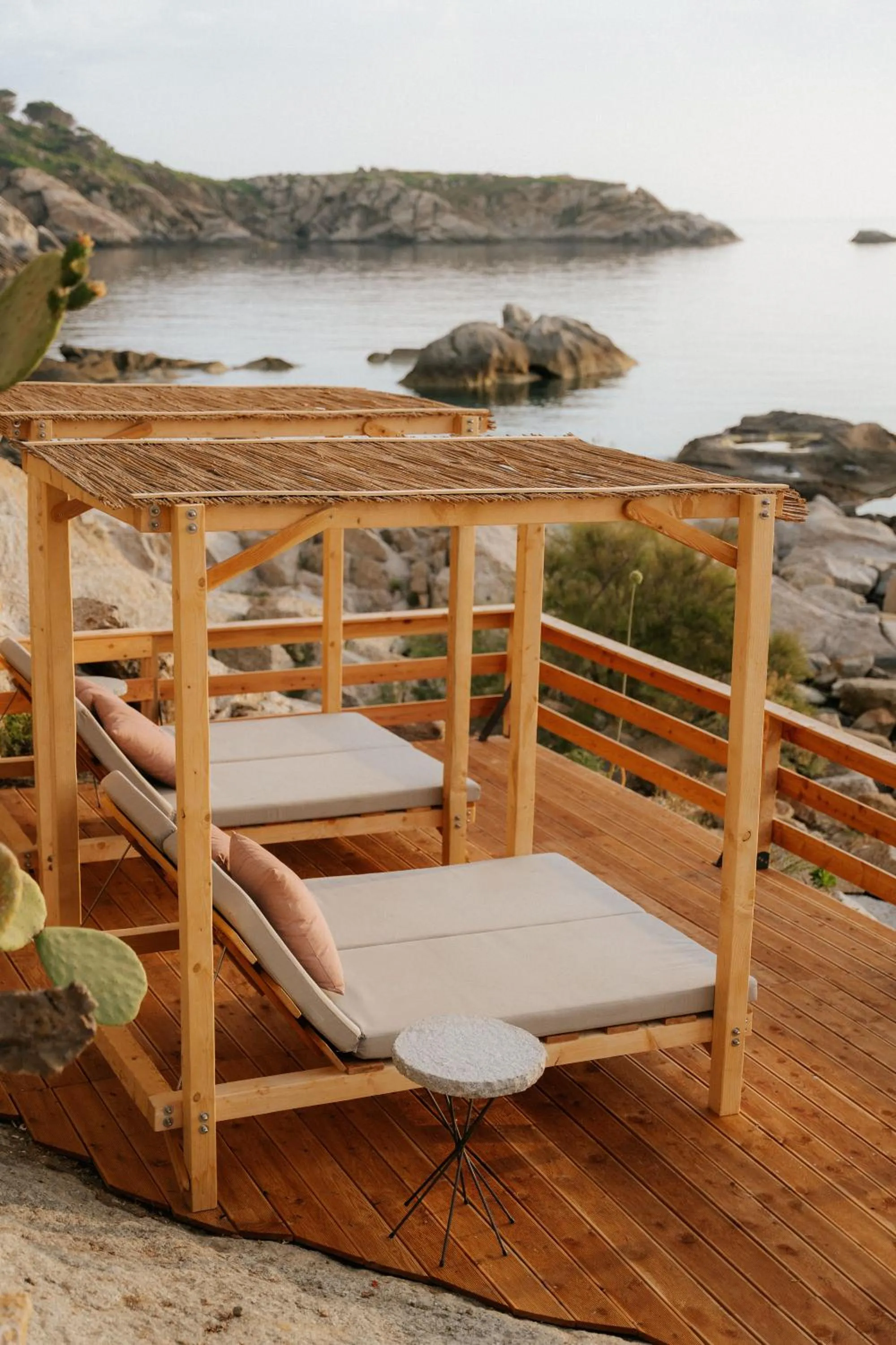 Beach in LA GUARDIA Hotel