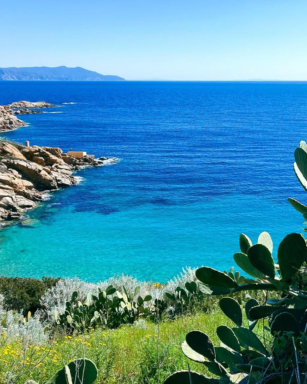 Beach in LA GUARDIA Hotel
